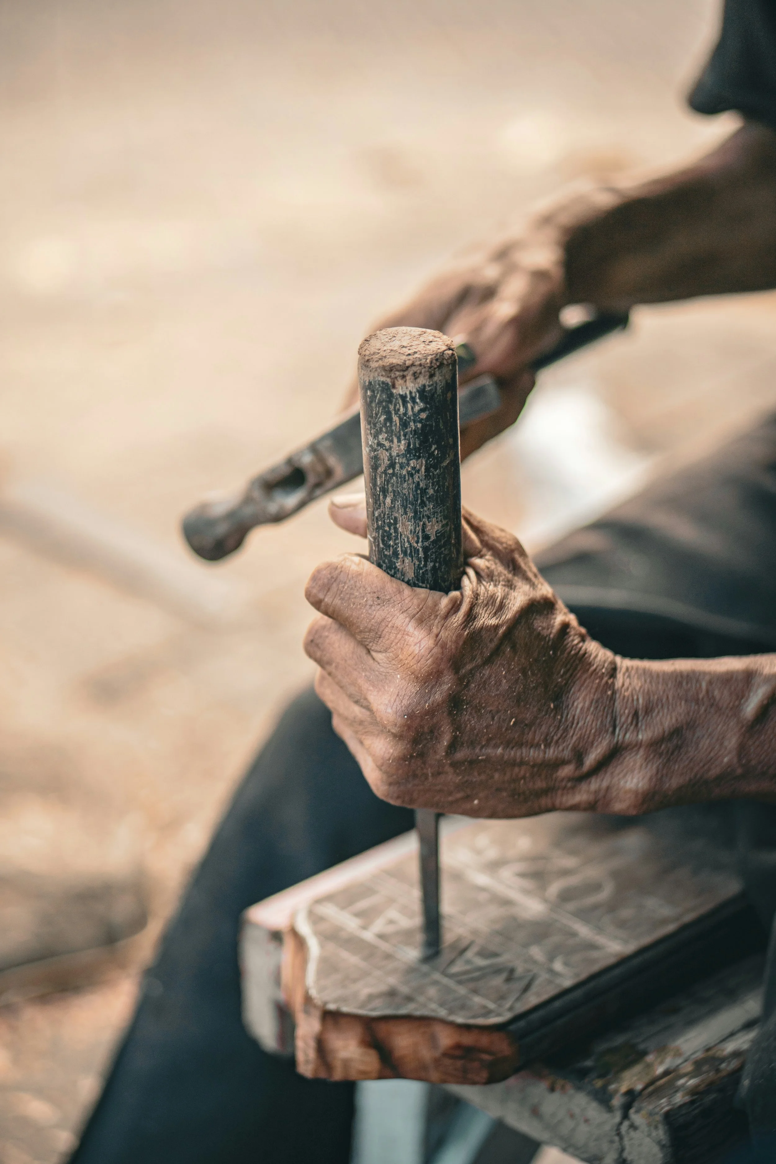 Artisanat local et design éco-responsable : vers un intérieur durable