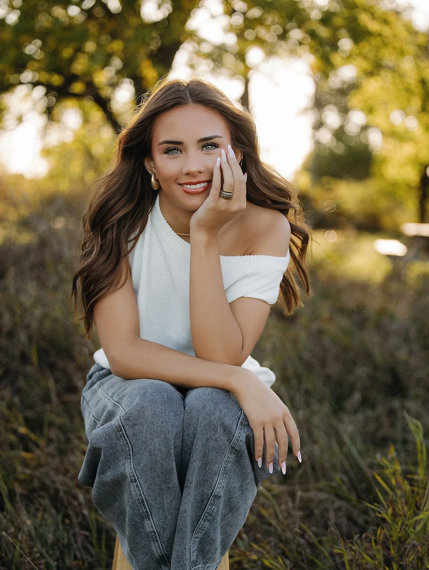 Can we just have a massive 🙌🙌🙌 moment for @ninersslifeee &lsquo;s killer senior pics?? I love that she added her sister in some too, so sweet!