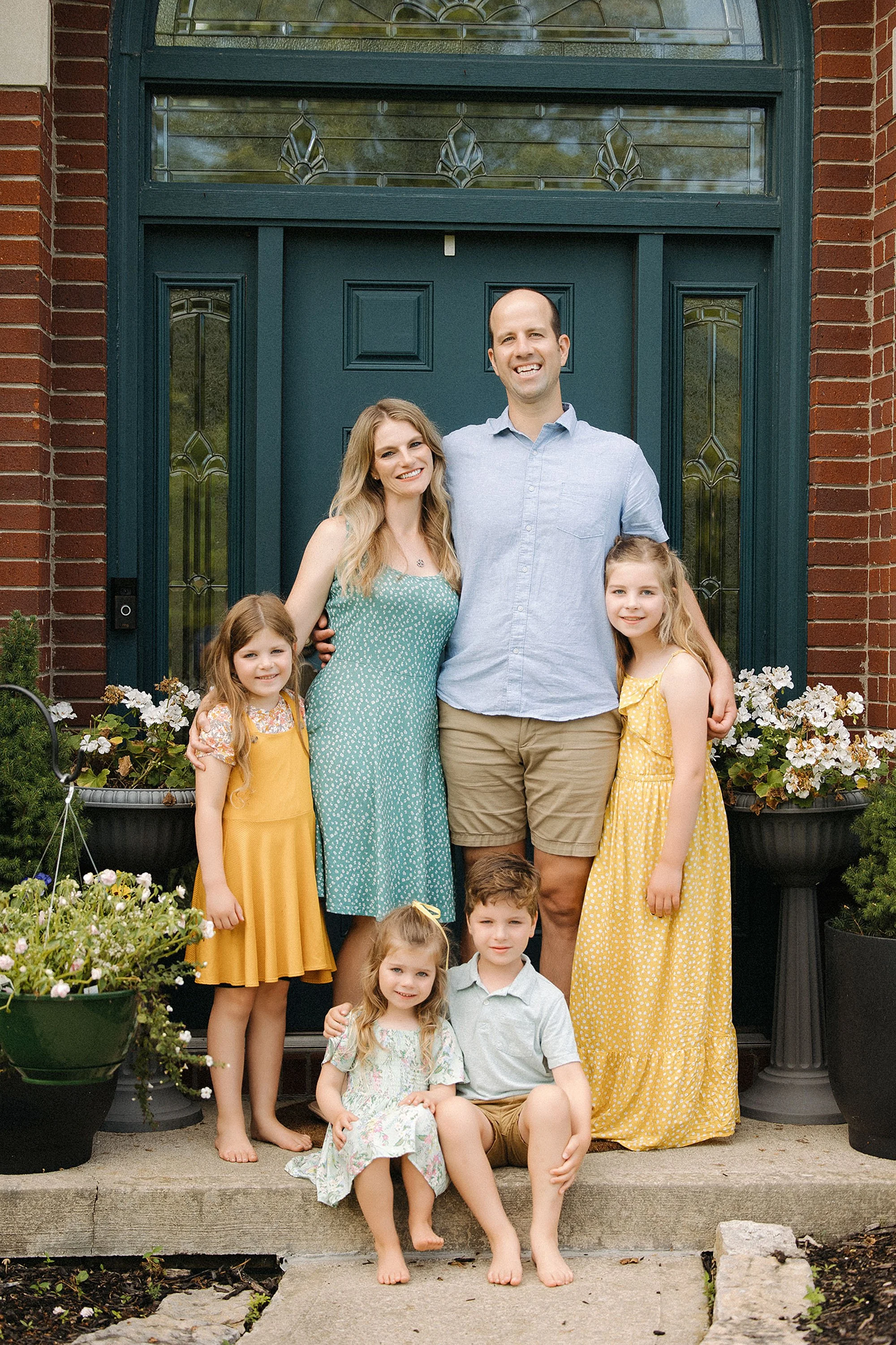  front porch portrait of indianapolis family of 6, captured during the summer with The heart narrative 