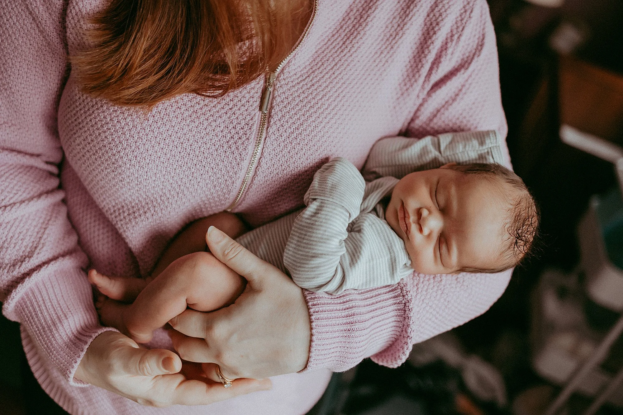 How to Prepare For Laid Back At-Home Newborn Photos: The Lowe Family