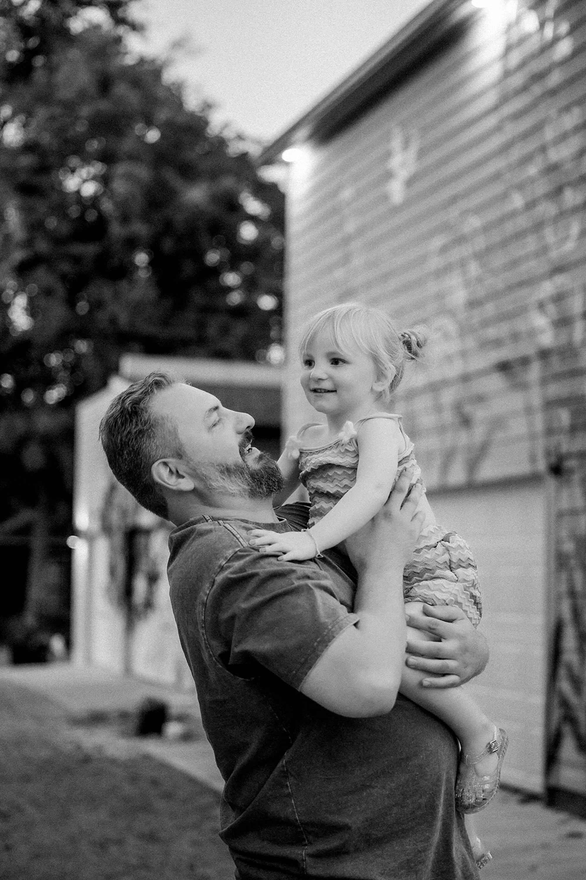 Unique Photo Locations in Indianapolis - Flower Alley Family Photos81.jpg