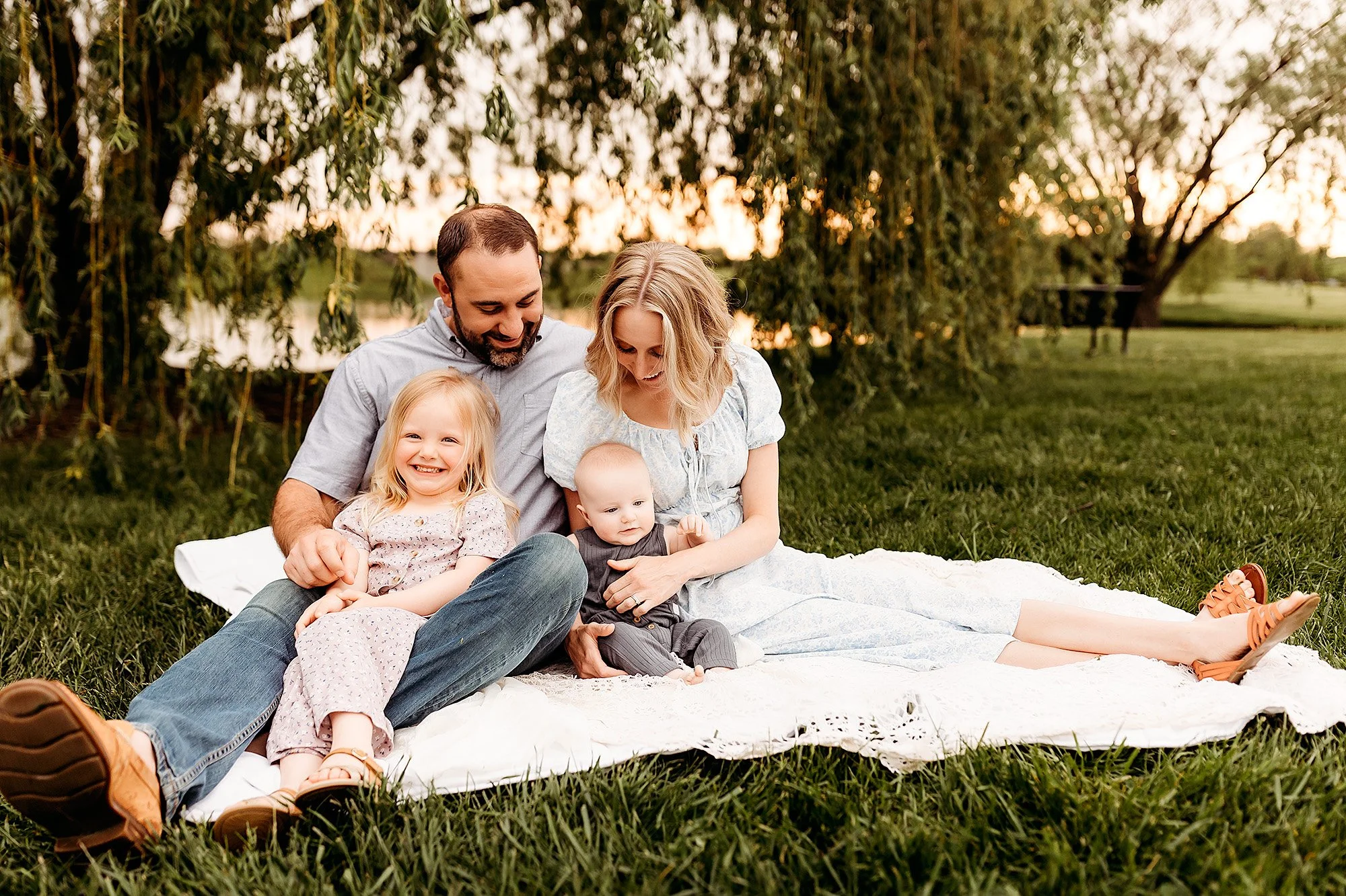 What to Wear for Family Photos: Choosing a Color Palette You’ll Love