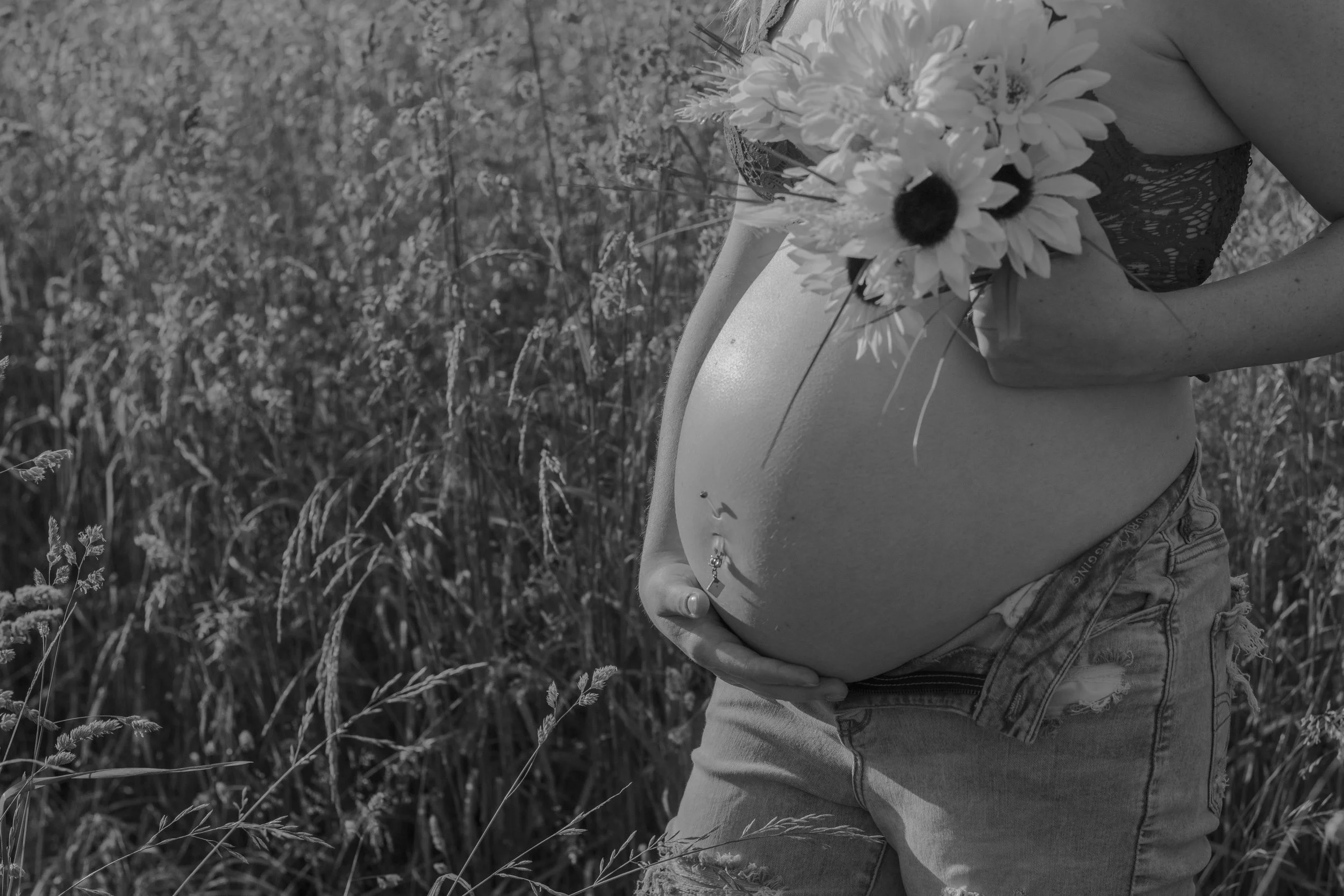 Kylee's Maternity Photos_2024_035 copy (1).jpg