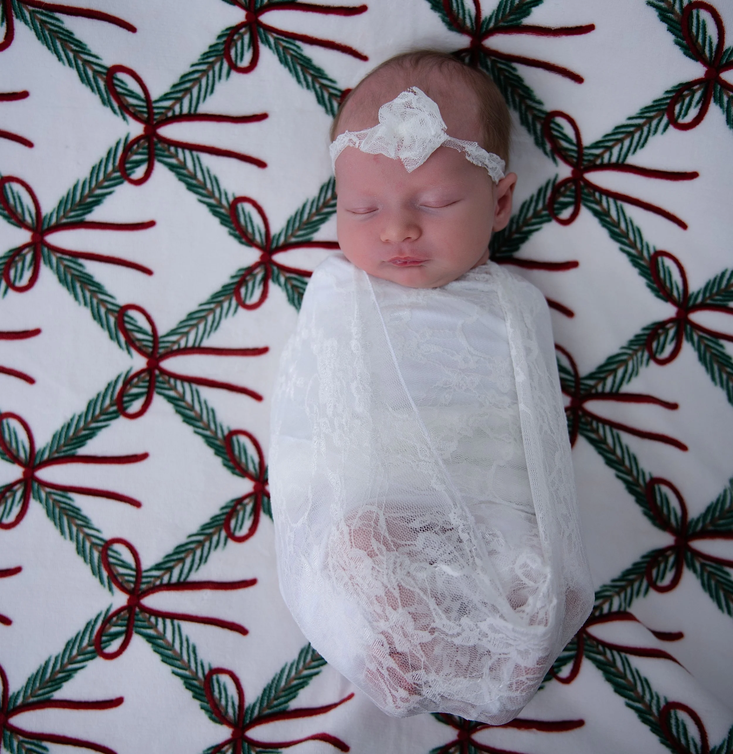 Arabella's Newborn Photos_Volume2_2025_008.jpg