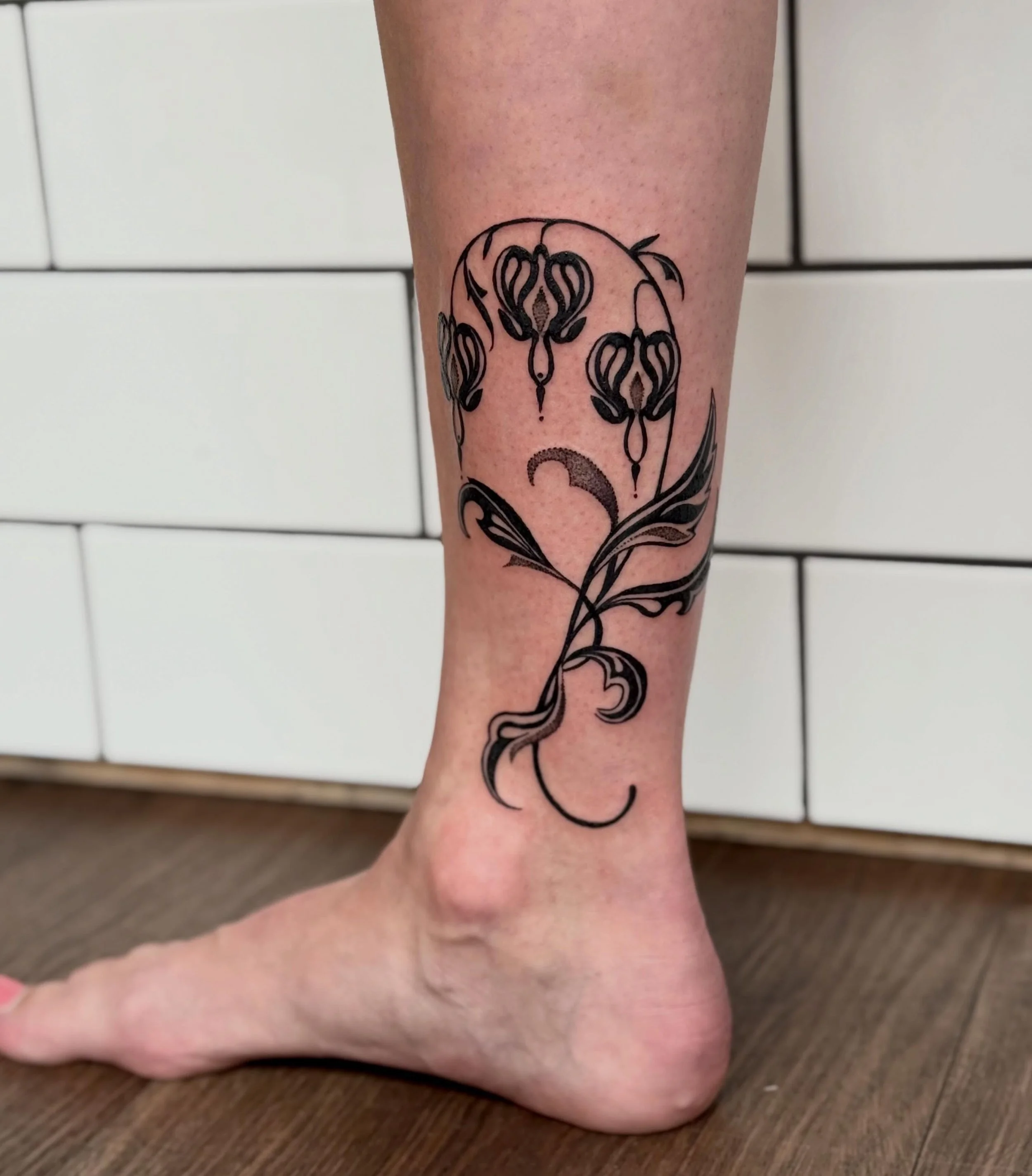 Bleeding hearts💕 thanks for coming over and sitting like a rock✨ was good meeting you.

With love,
Lau🐙