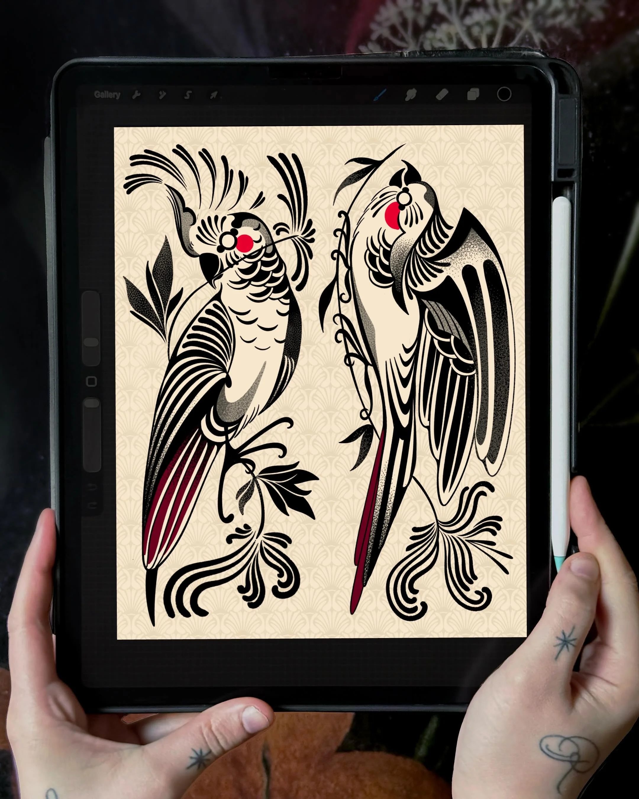 Parrots🦜🪶 available as flash.

With love,
Lau🌷