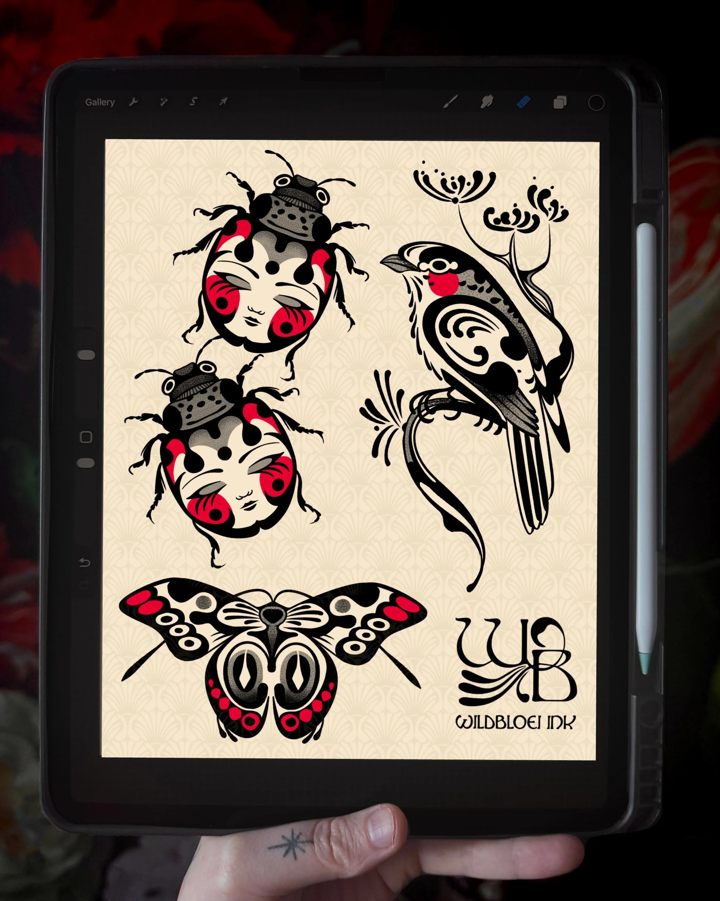 Some ladybugs and birds, can&rsquo;t go wrong &hearts;️🖤

With love,
Lau🥰