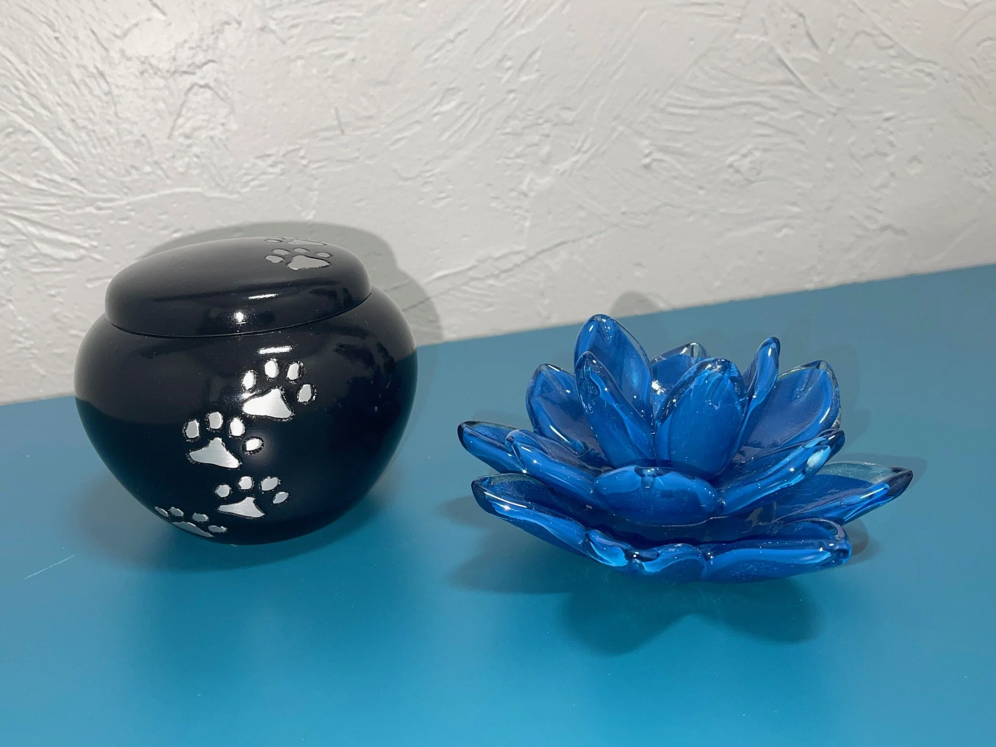 Small Near and Dear 4 inch Urn