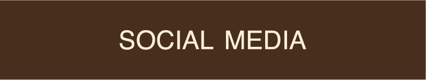 Texte 'SOCIAL MEDIA' sur fond marron.