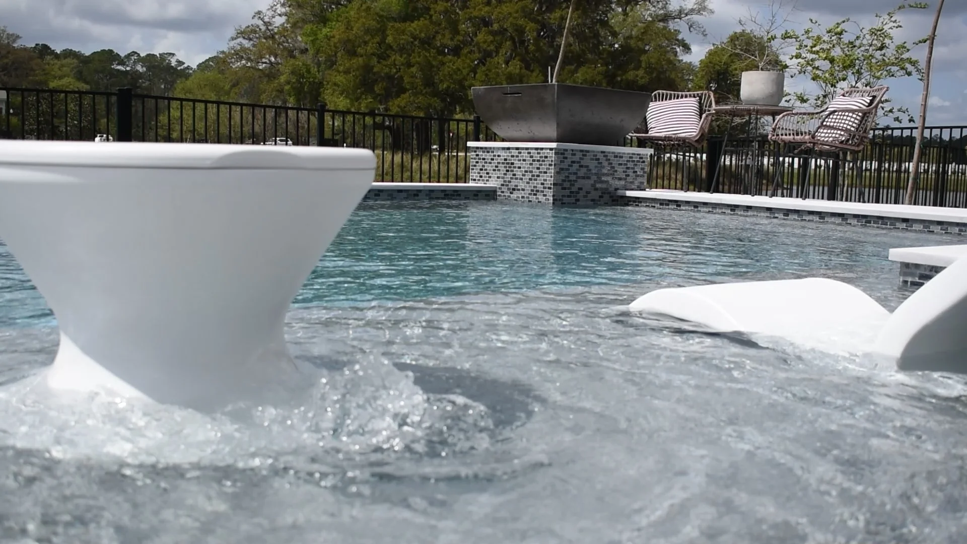Led Bubbler Ledge Lounger Fire Bowls Glass Waterline Tile.jpg