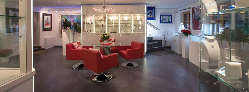 KNOBLS' STUDIO HORIZONTAL 2.png