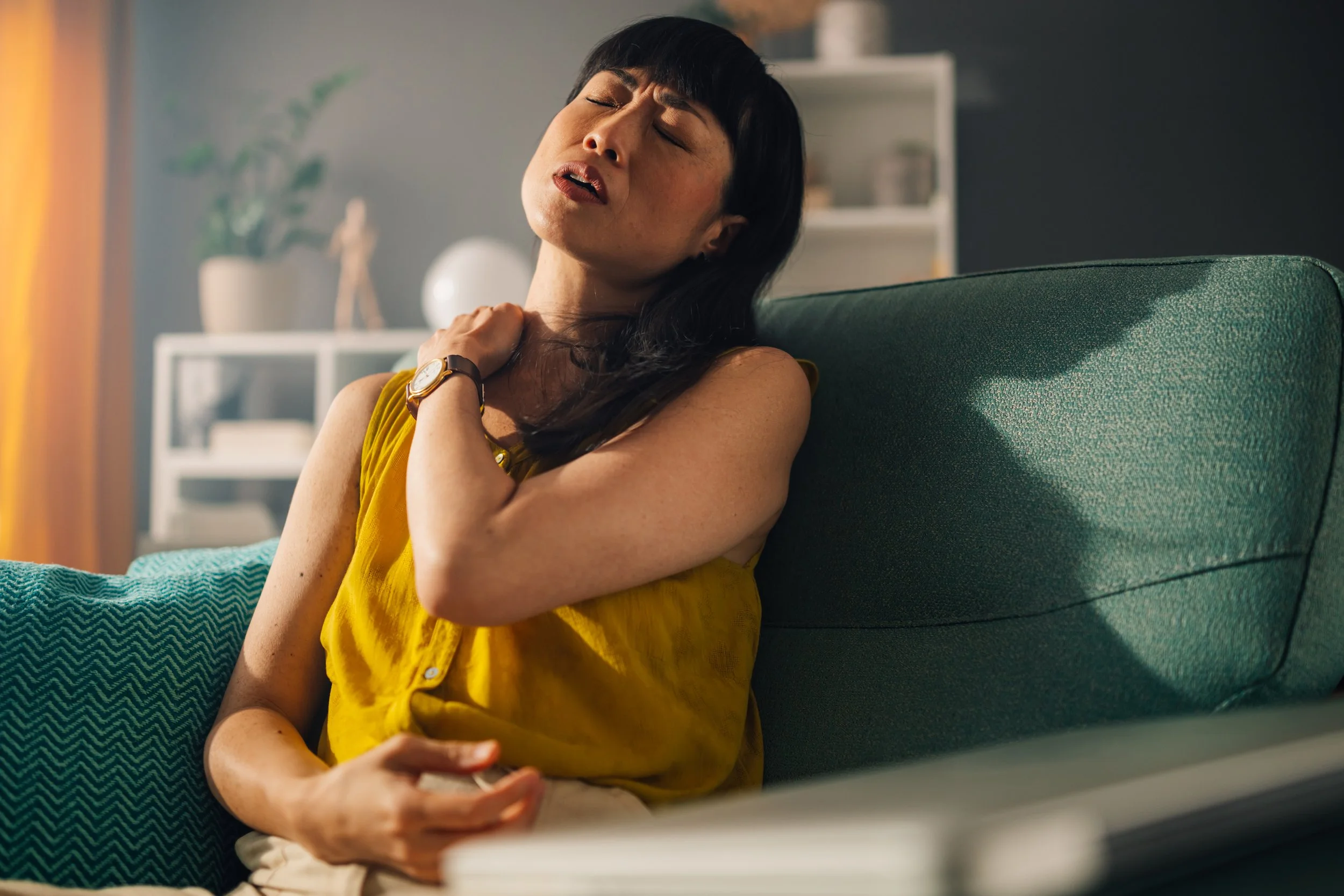 Managing Hot Flashes with Hormone Therapy: Tips for a Comfortable Menopause