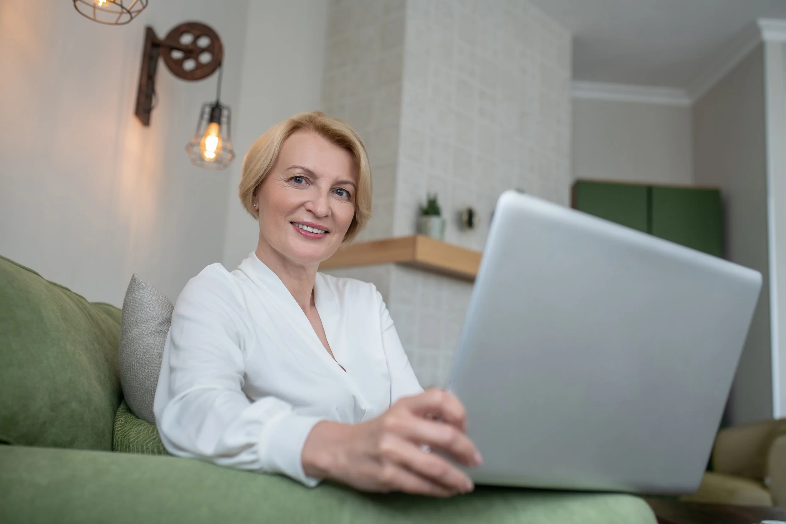 Beyond Google Searches: Finding the Best Online Menopause Treatment That Fits You