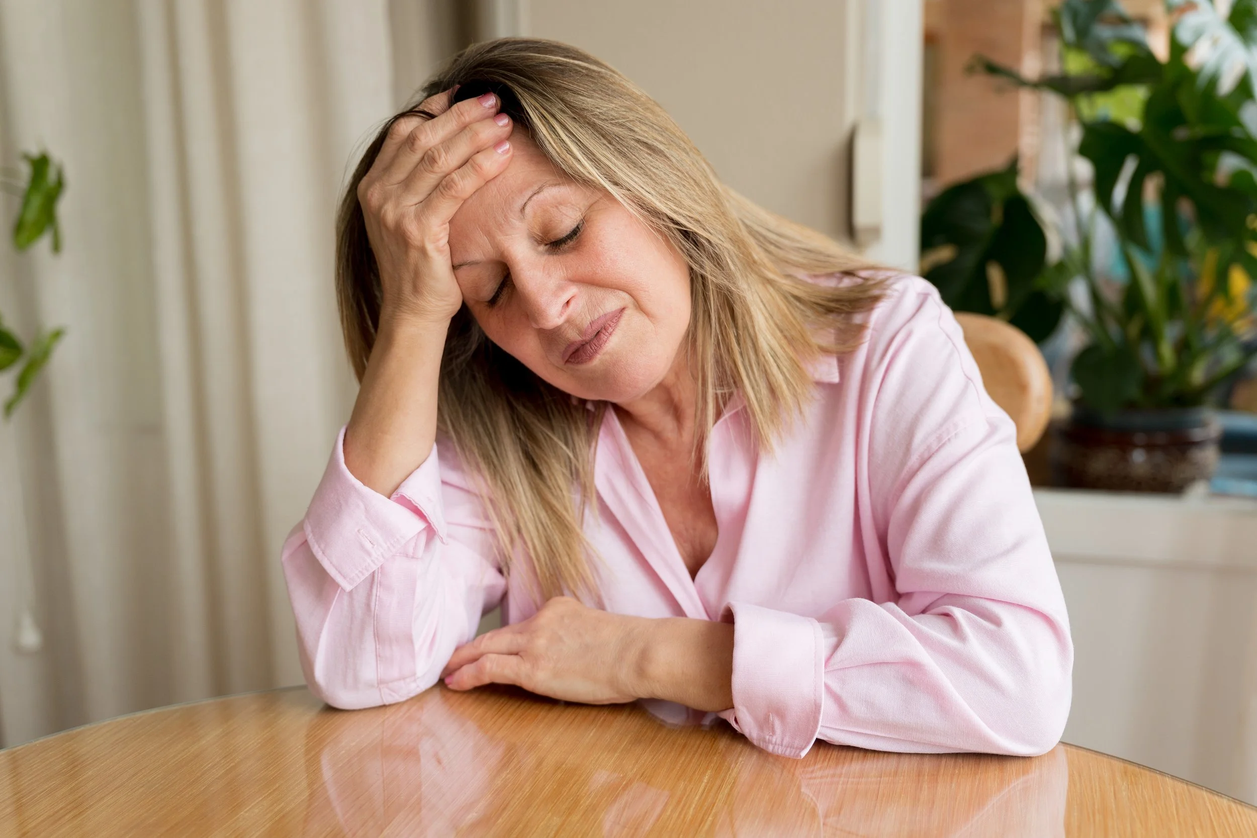 Is It Stress or Hormonal Fluctuations? How Women Can Tell the Difference