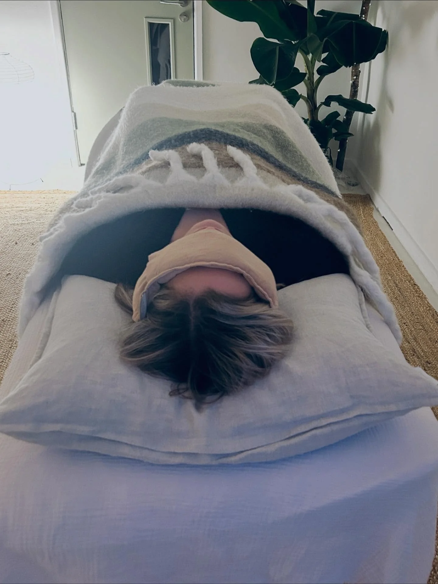 💫1:1 Healing &amp; Coaching Day at Dawn Studios💫

Wednesday 13th November | Limited Spaces Available

If life&rsquo;s been feeling heavy lately - this is your moment&hellip;

To pause.
To breathe.
To come home to yourself.

Join me for a deeply res