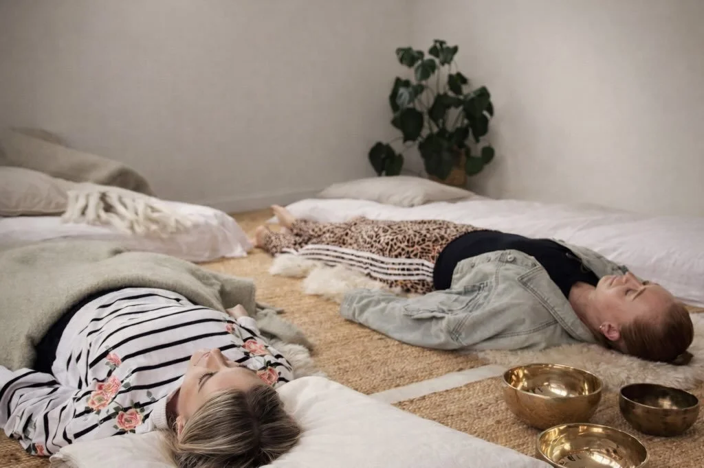 Most of us don&rsquo;t need more to do
We need somewhere we can finally&hellip; land 🧘🏼&zwj;♀️

I&rsquo;ve been quietly training in something new over the past few weeks&hellip;
And it feels like the most natural extension of my work so far.

Sound