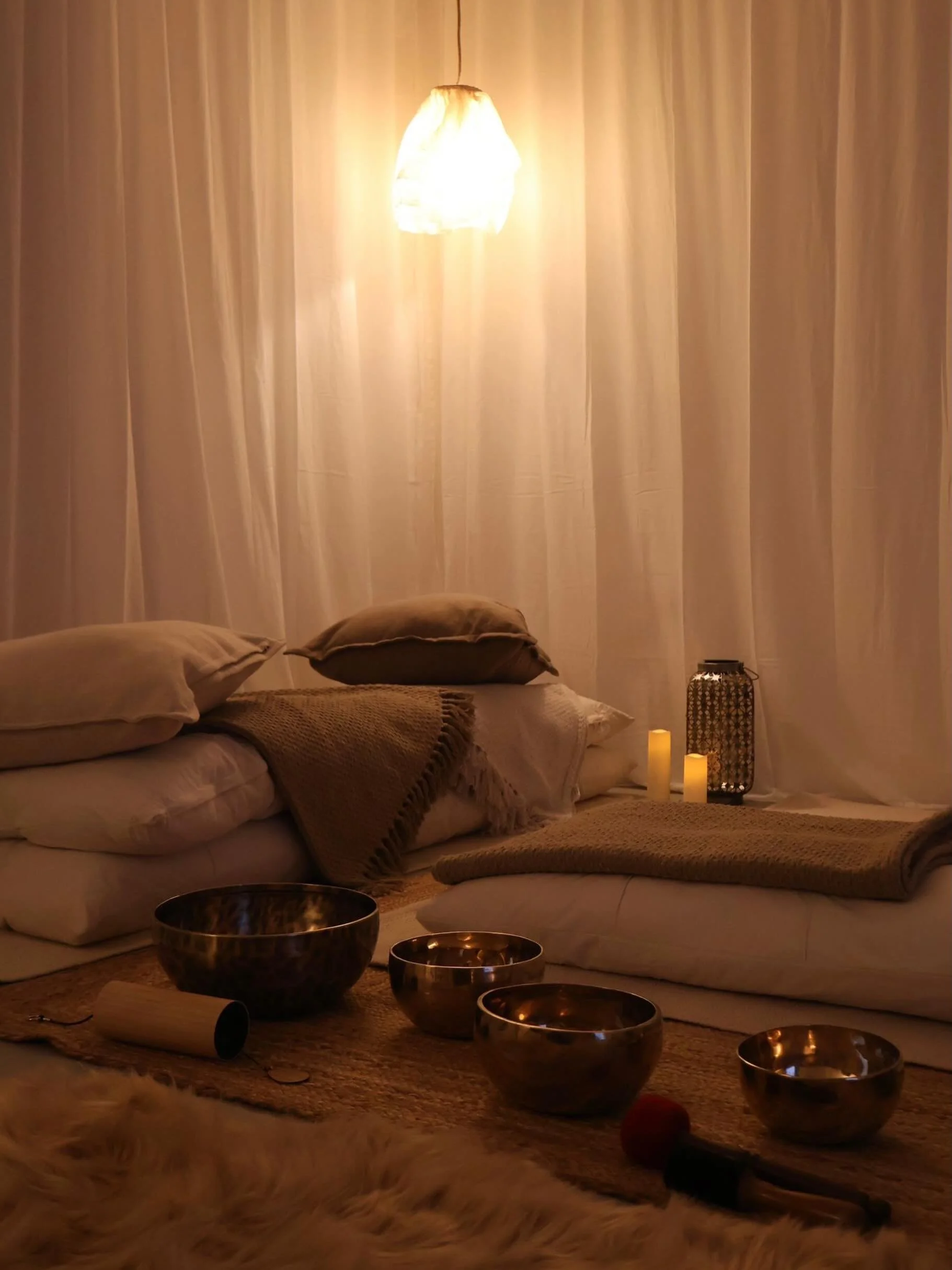 You don&rsquo;t always need more strategy.🩷
Sometimes your system just needs to reset.

I&rsquo;ve started offering light transmission + sound healing sessions at Dawn Studios.

This work is subtle, powerful, and deeply regulating.
No pressure. No p