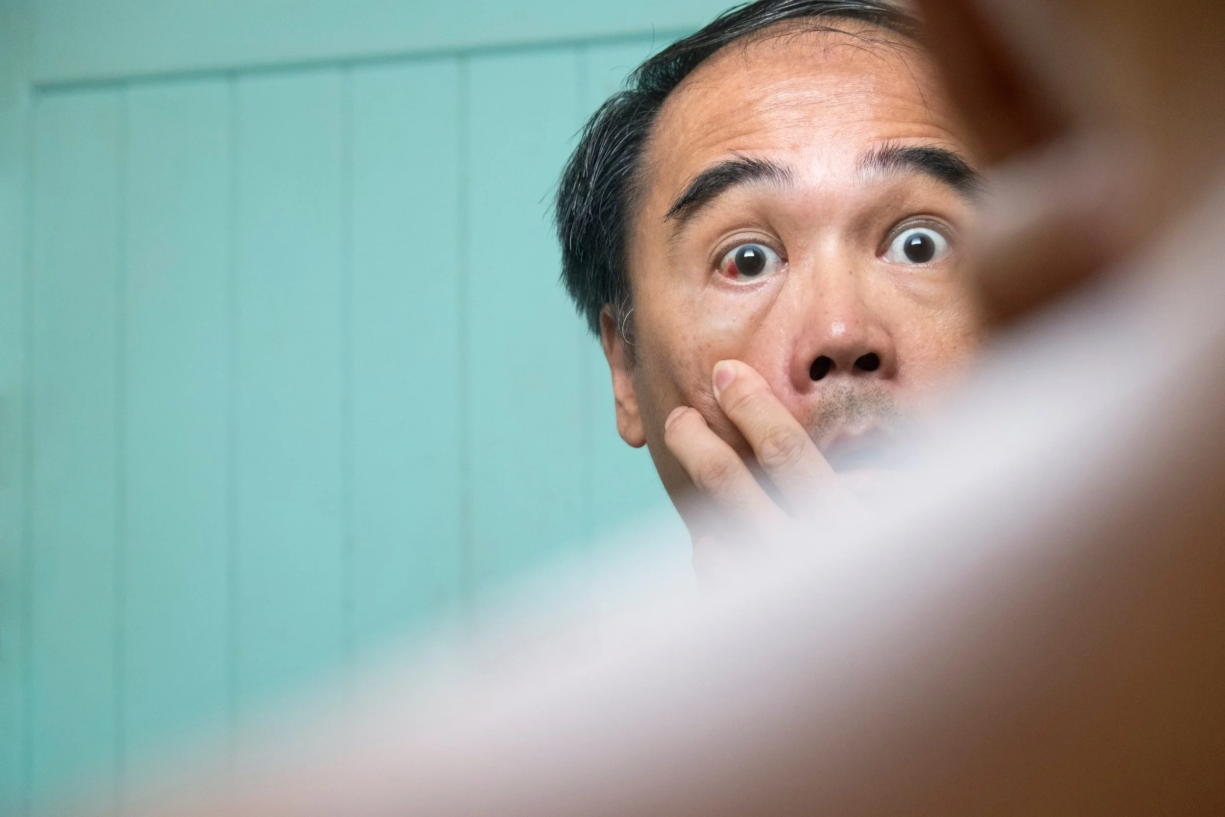 WHAT IS CONSIDERED AN EYE EMERGENCY?