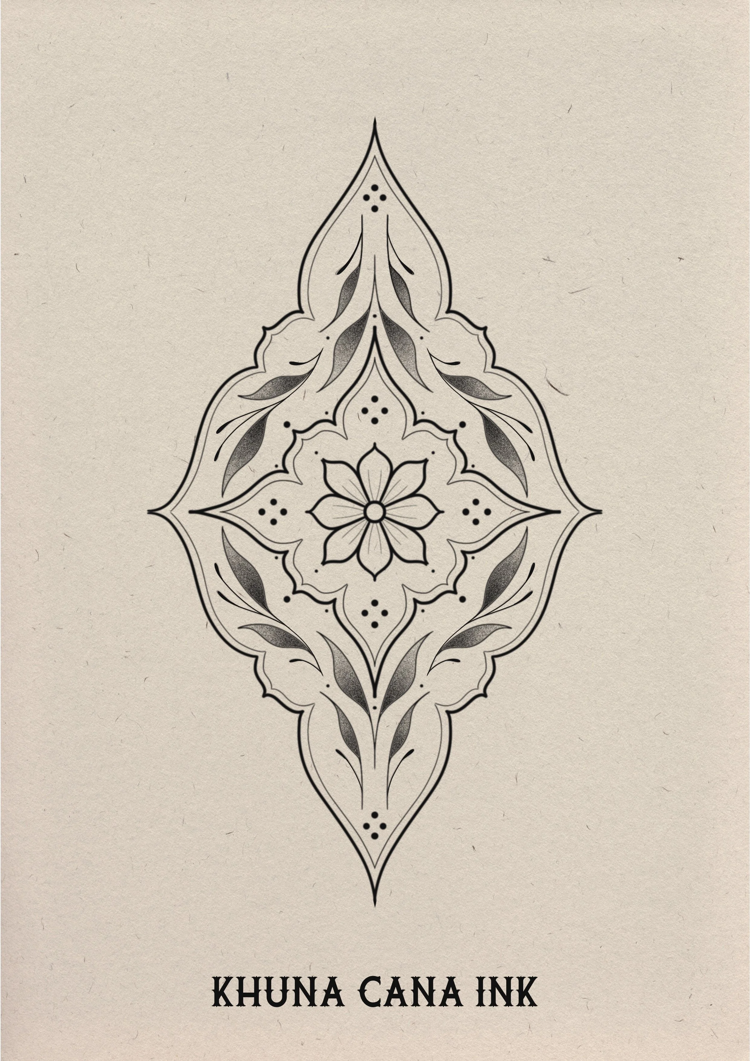 Een zwart-wit mandala-achtig patroon met bloemmotieven op een beige achtergrond, onder de tekst 'KHUNA CANA INK'.