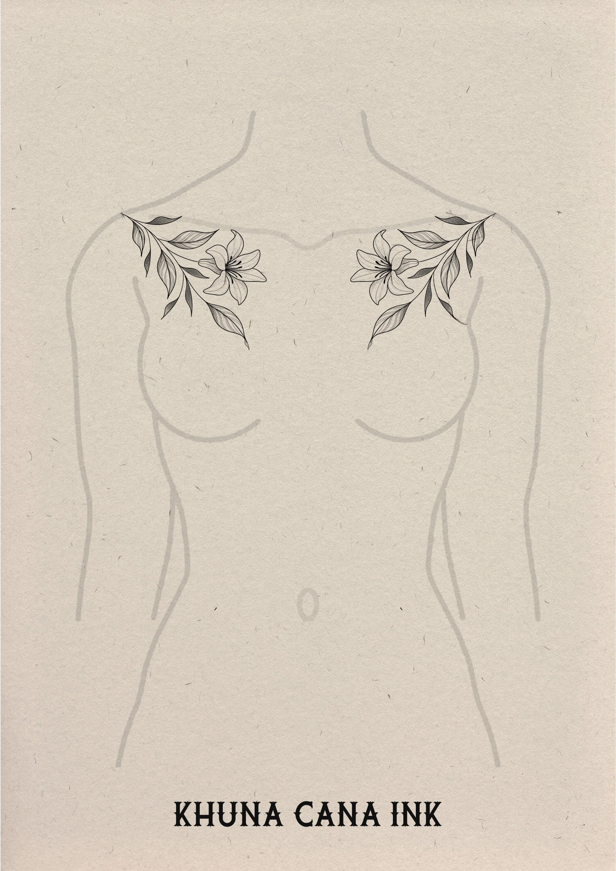 Een schematische tekening van een vrouwelijk bovenlichaam met bloemendesign op de borsten en de tekst 'KHUNA CANA INK' eronder.