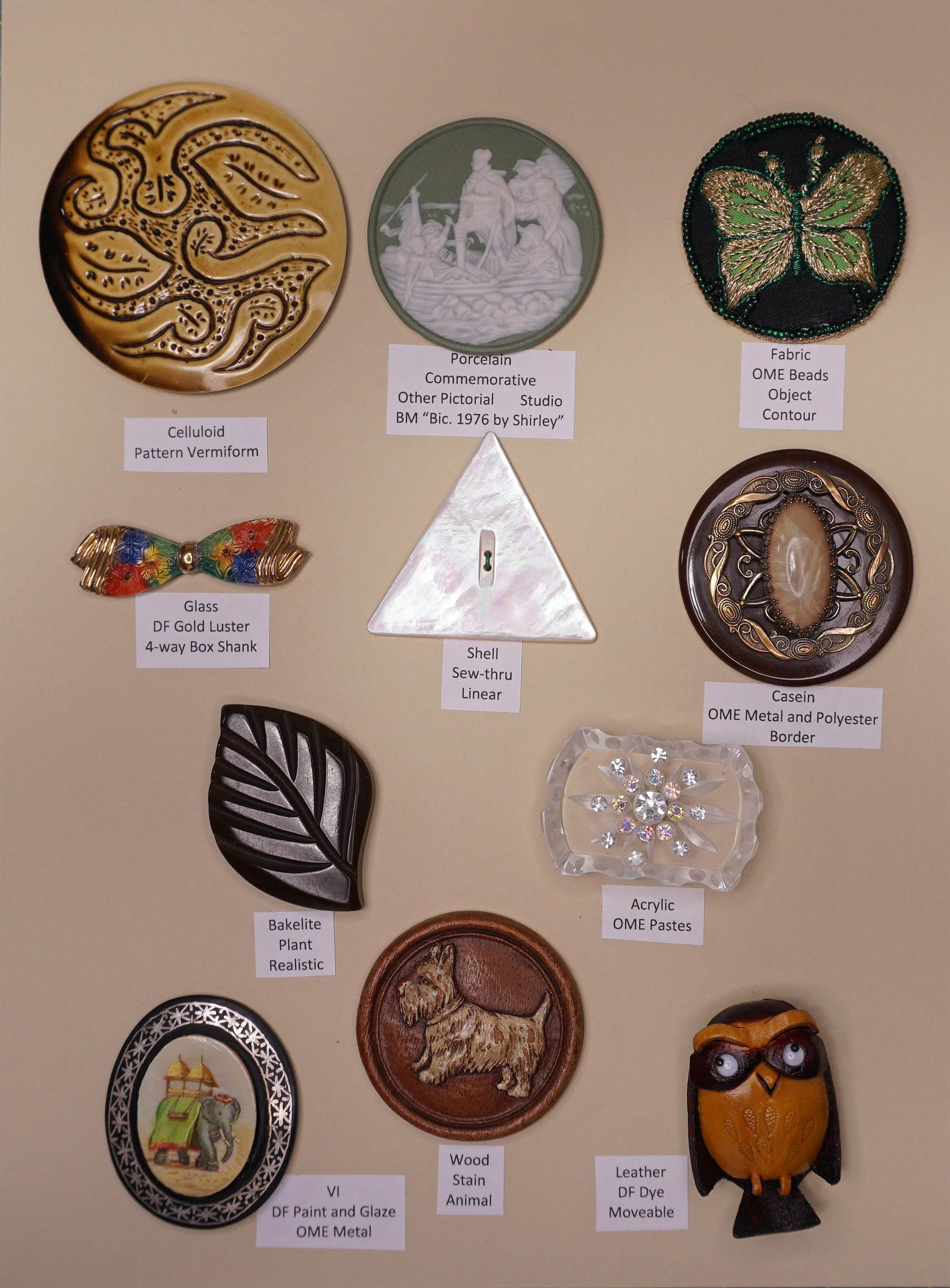 Award #20_Oversized Buttons_Third Place_Susan Vincenzes.jpg