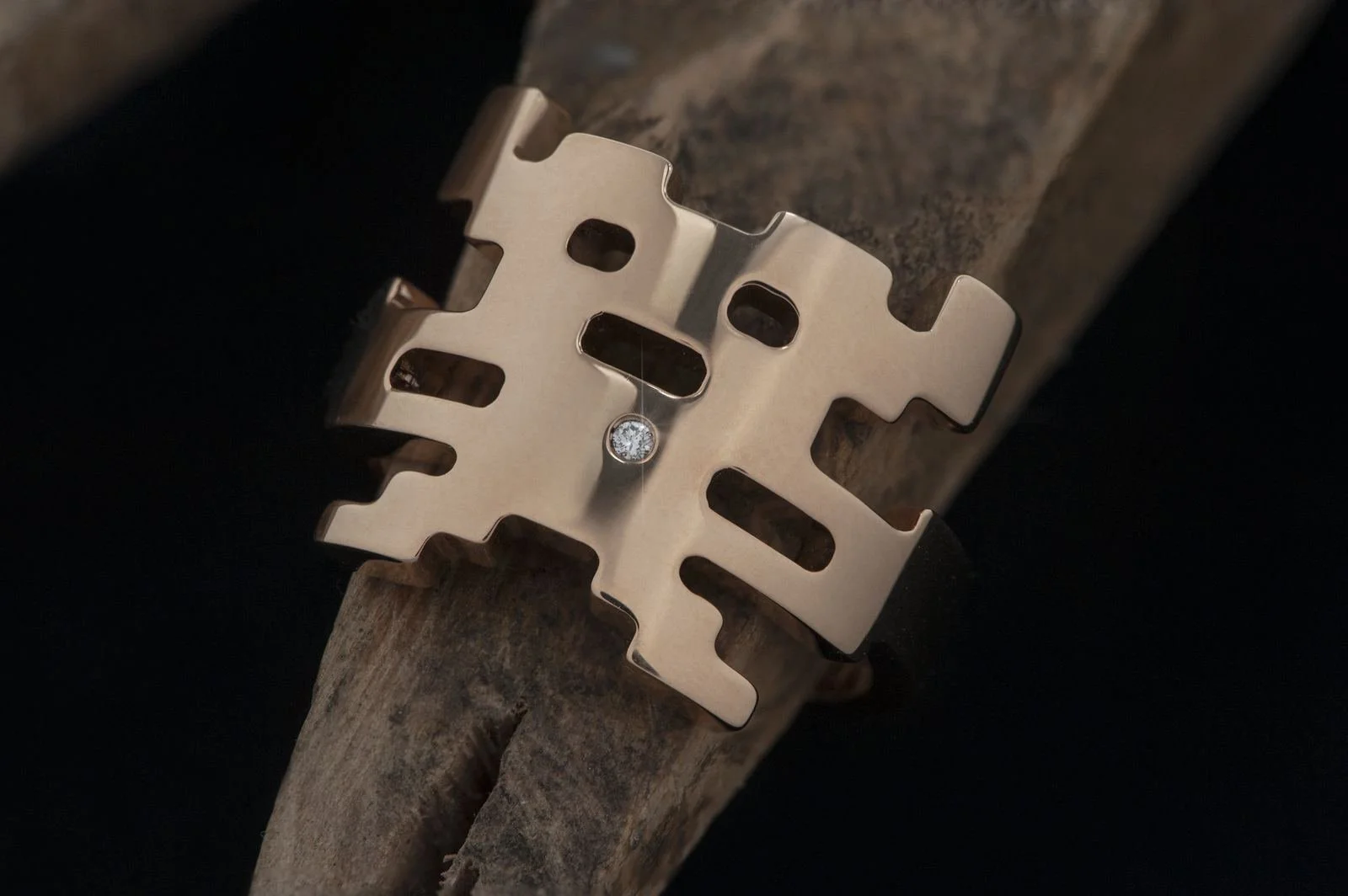 OYUKIO jewelry by Frank Tjepkema