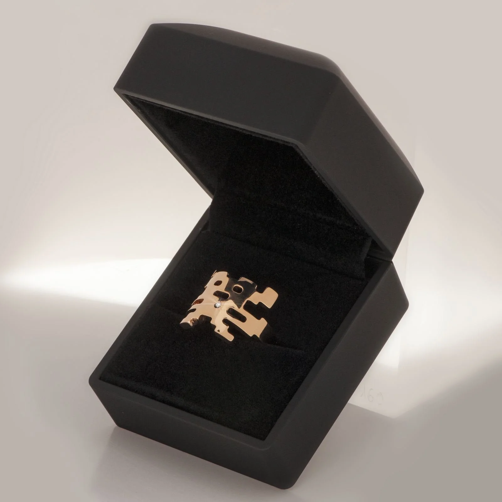 OYUKIO jewelry by Frank Tjepkema