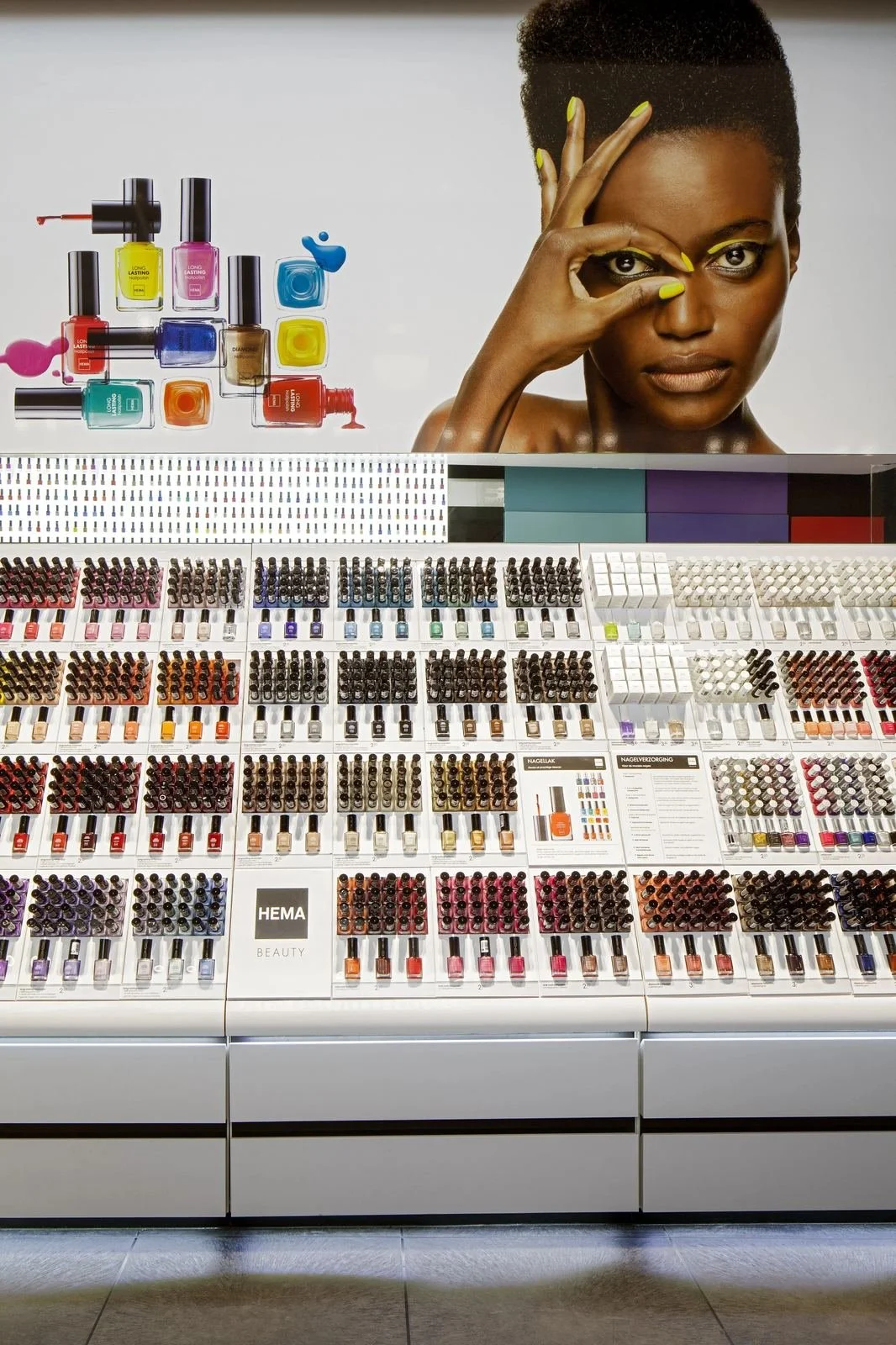 HEMA Beauty Store interior by Tjep.
