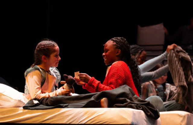 Annie & Molly w Note 1.png