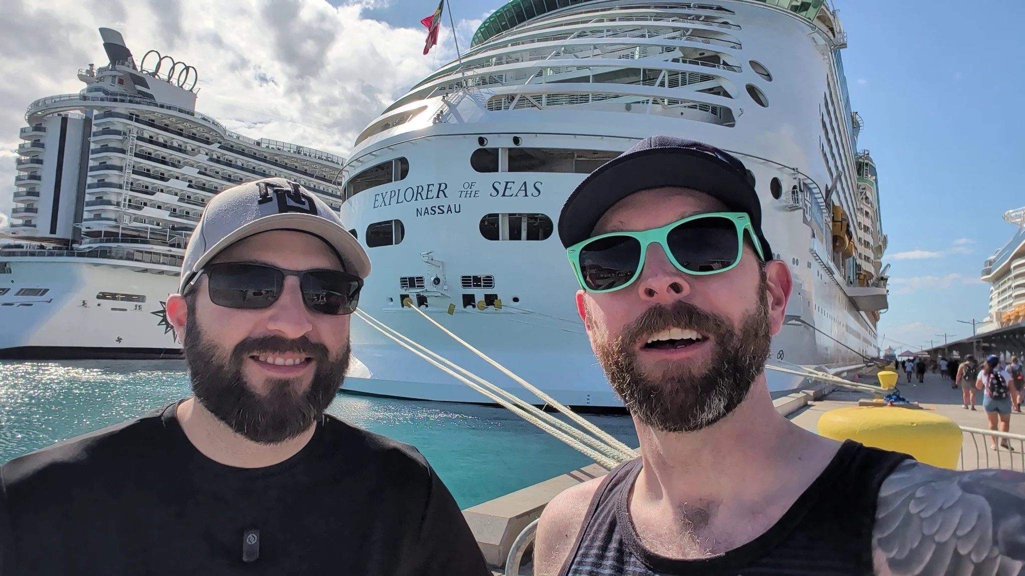Nassau is a common port, but it's actually great. Am I wrong? I've seen it evolve, docking on Explorer of the Seas and NCL Getaway. Beyond the usual, new developments make a huge difference. I just spent a day at the Royal Beach Club Paradise Island,