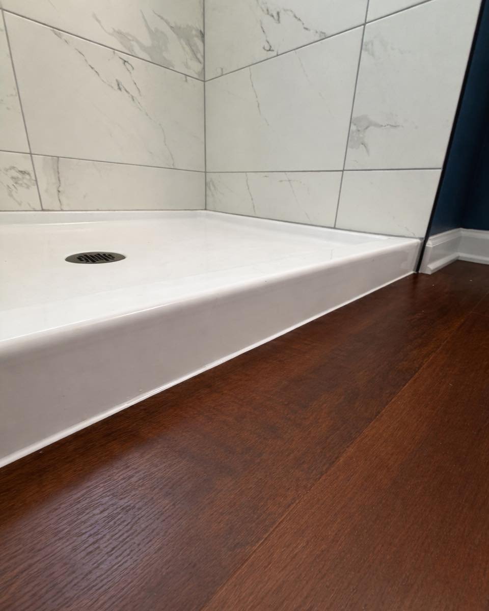 Clean silicone lines 🤙🏼

#Remodel #HomeImprovement #Tile #Bathroom