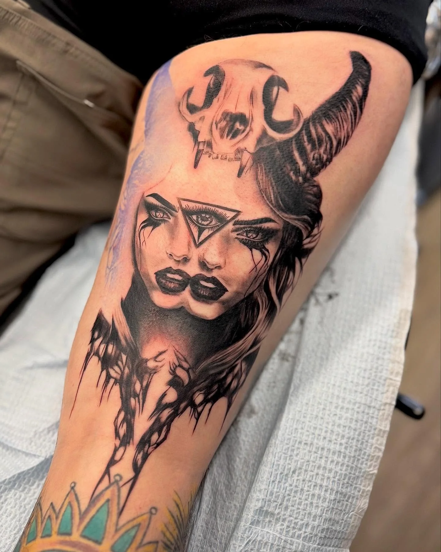 Killer start to this sick project 

#realism #realismtattoo #realismtattoos #tattoo #tattoos #ink #tattooideas #tattooart #quesnel #quesneltattoo #wiseowltattoo #quesnelartist #quesnelbc #bctattoo #canadatattoo #canadatattoos #tattooartist #tattooink