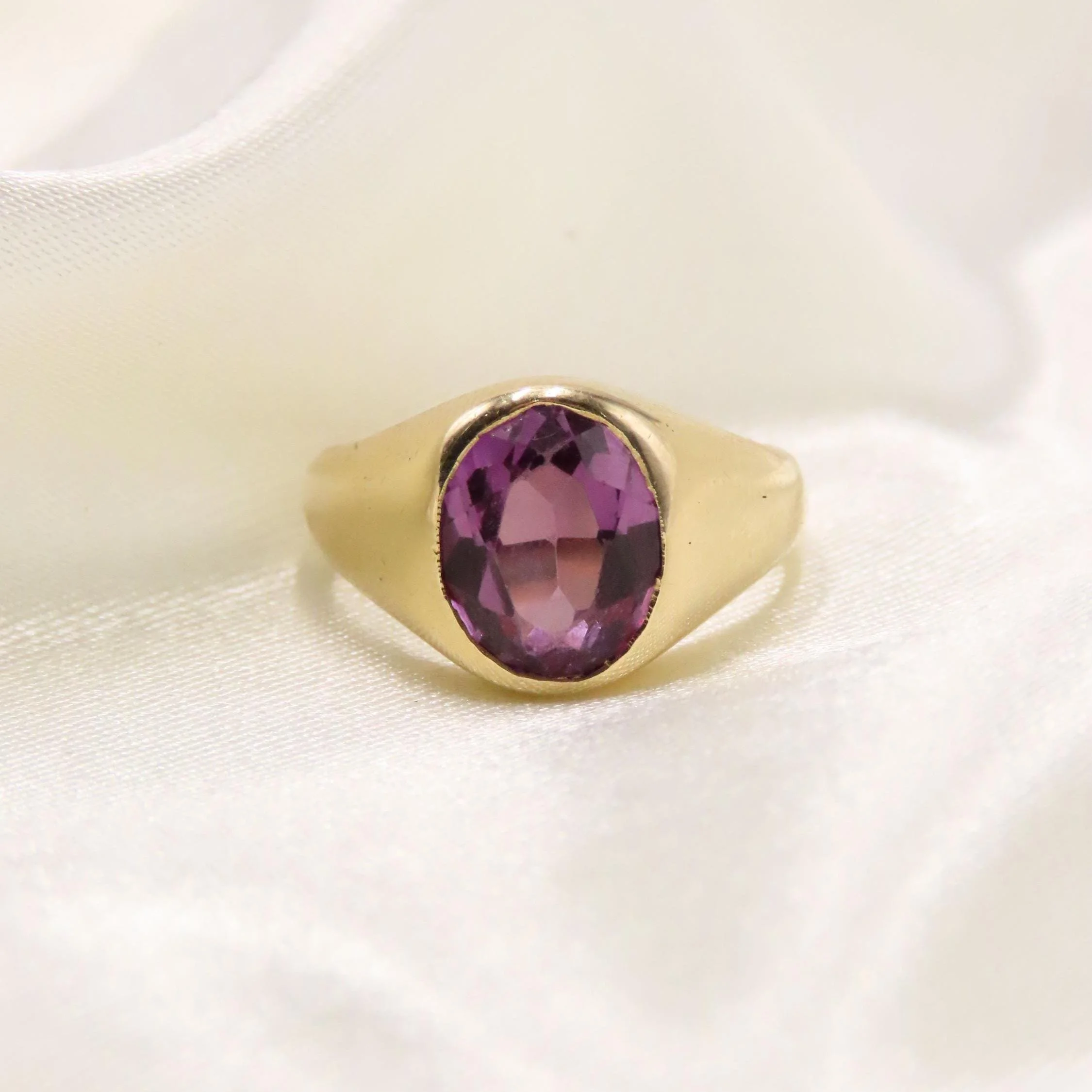 Vintage 1973 9ct Gold Synthetic Colour-Changing Sapphire Signet Ring, Size J 1/2