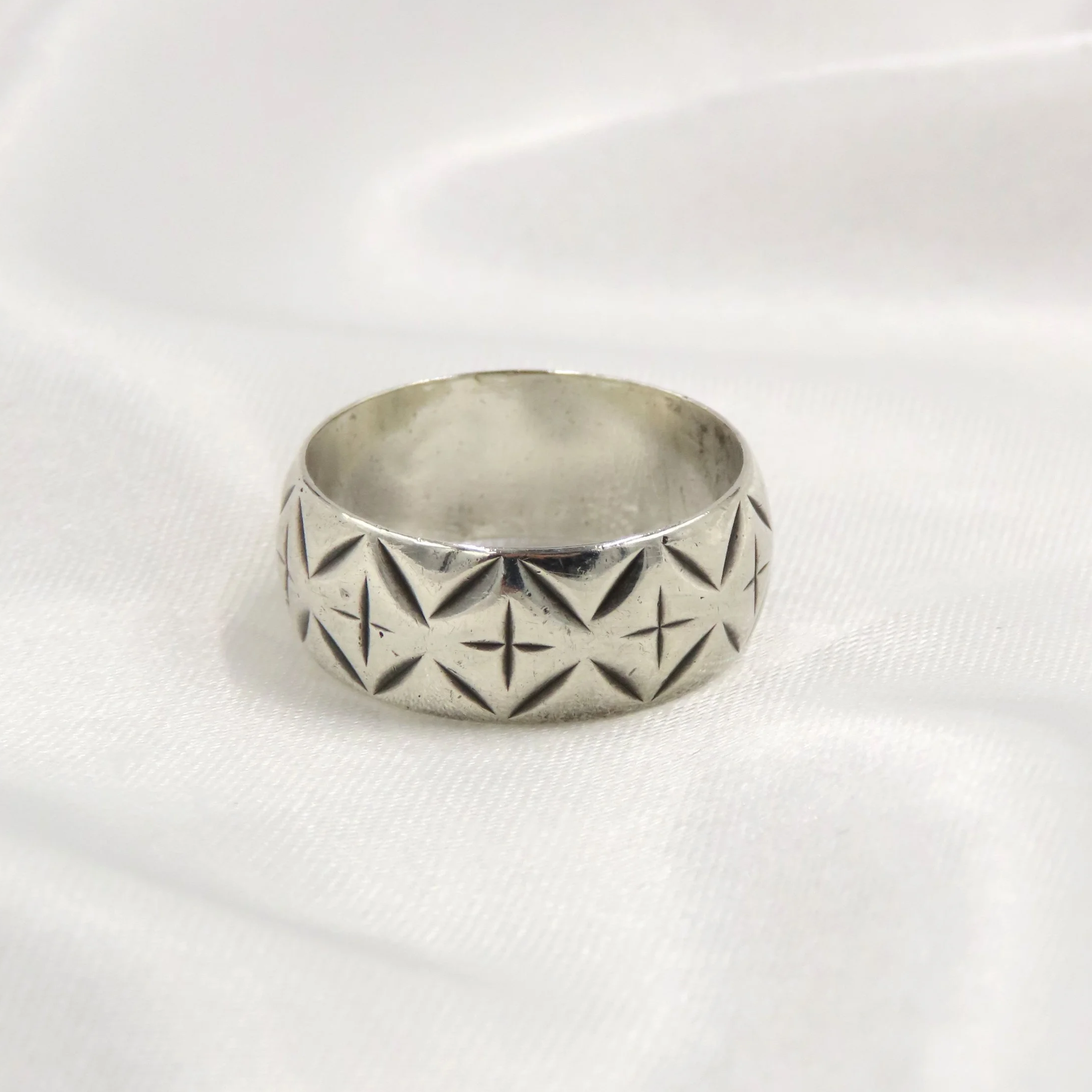 Sterling Silver Patterned Star Band, Size O