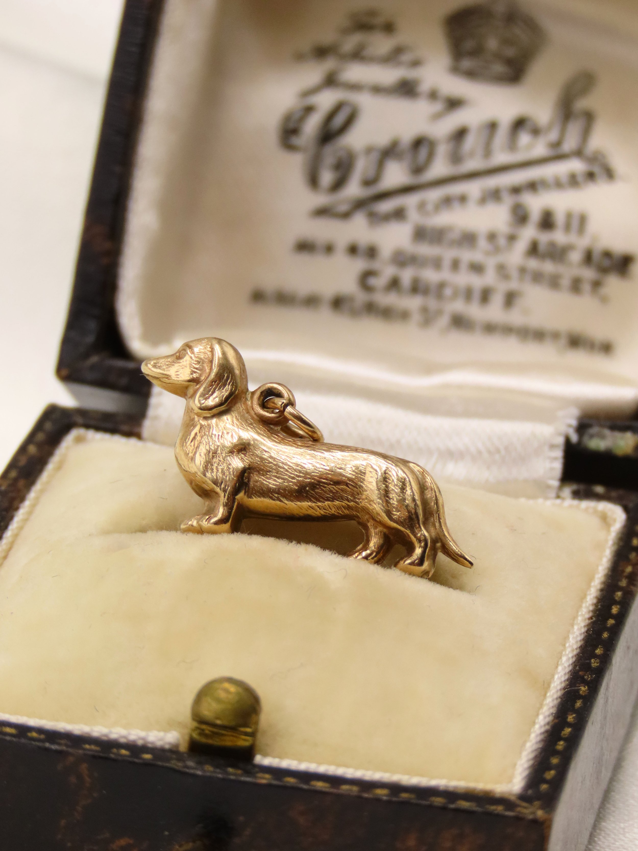 Vintage 9ct Gold Dachshund / Sausage Dog Charm
