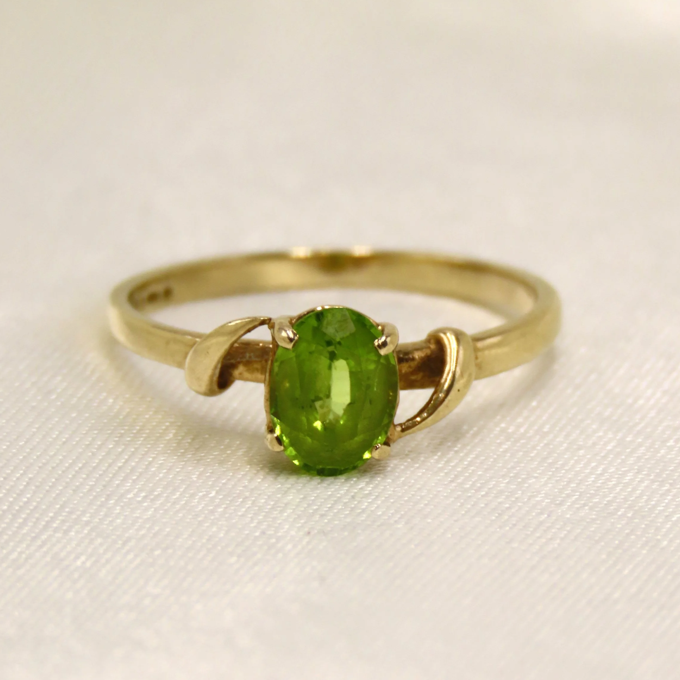 Vintage 9ct Gold Peridot Solitaire Ring, Size N