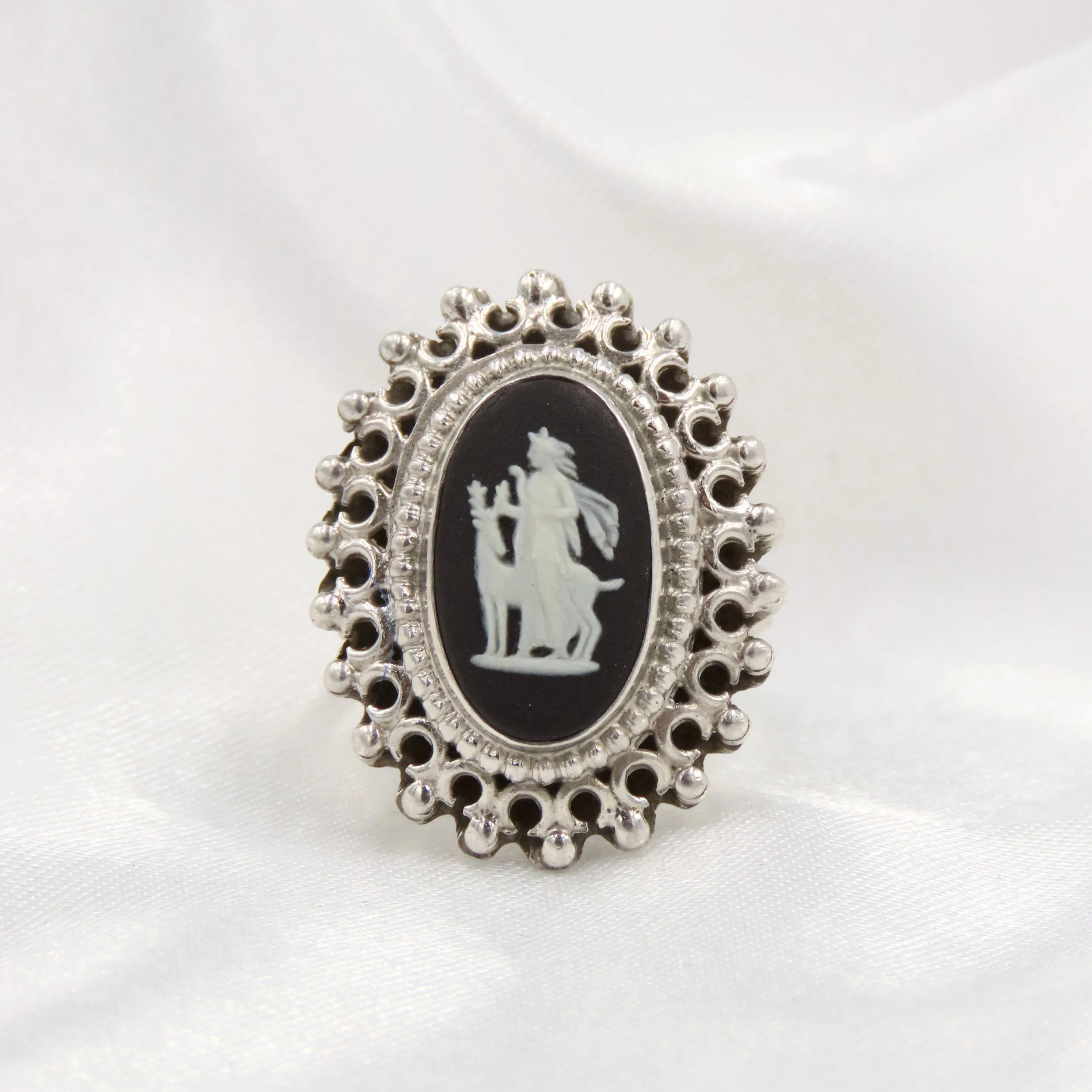 Vintage 1976 Sterling Silver Black Wedgwood Jasperware Ring with Decorative Setting, Size L