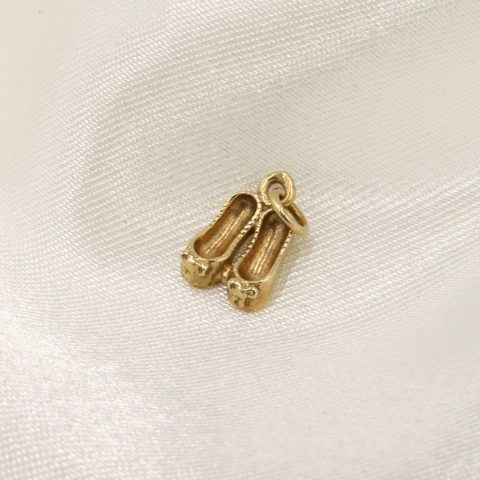 9ct Gold Dainty Slipper Charm