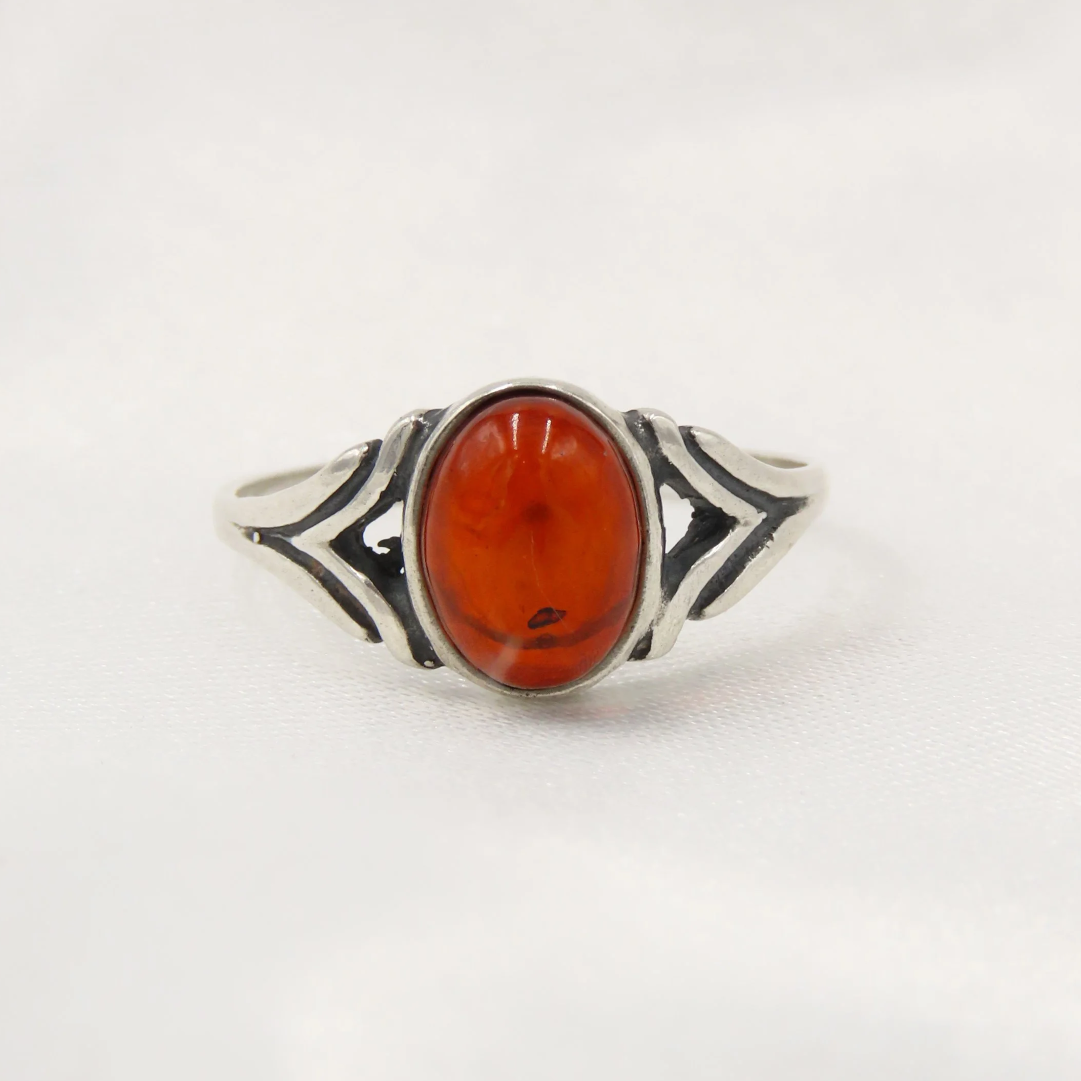 Pre-loved Sterling Silver Amber Ring with Split Shoulder Detail, Size L