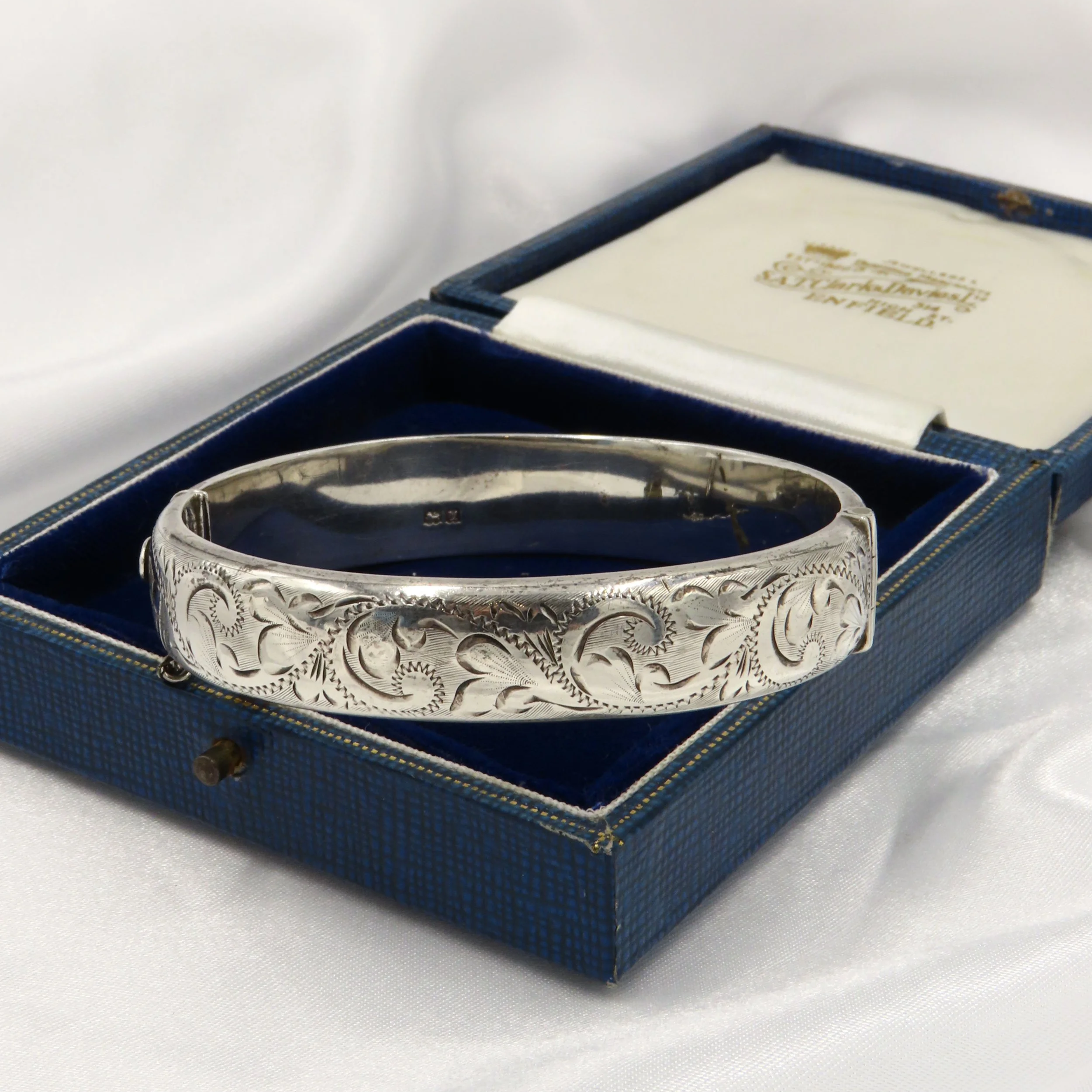 Vintage 1969 Sterling Silver Scroll Engraved Bangle