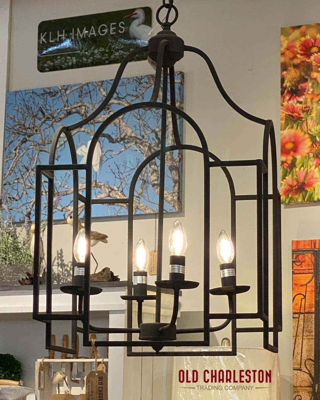 💡𝙏𝙝𝙚 𝙂𝙡𝙤𝙬 𝙁𝙖𝙘𝙩𝙤𝙧⁠
Sleek black iron, glowing candle bulbs, and a design that feels both modern and timeless. Whether over a dining table or in an entryway, it&rsquo;s the kind of piece that makes you look up and say wow.⁠
⁠
📍 Find it at