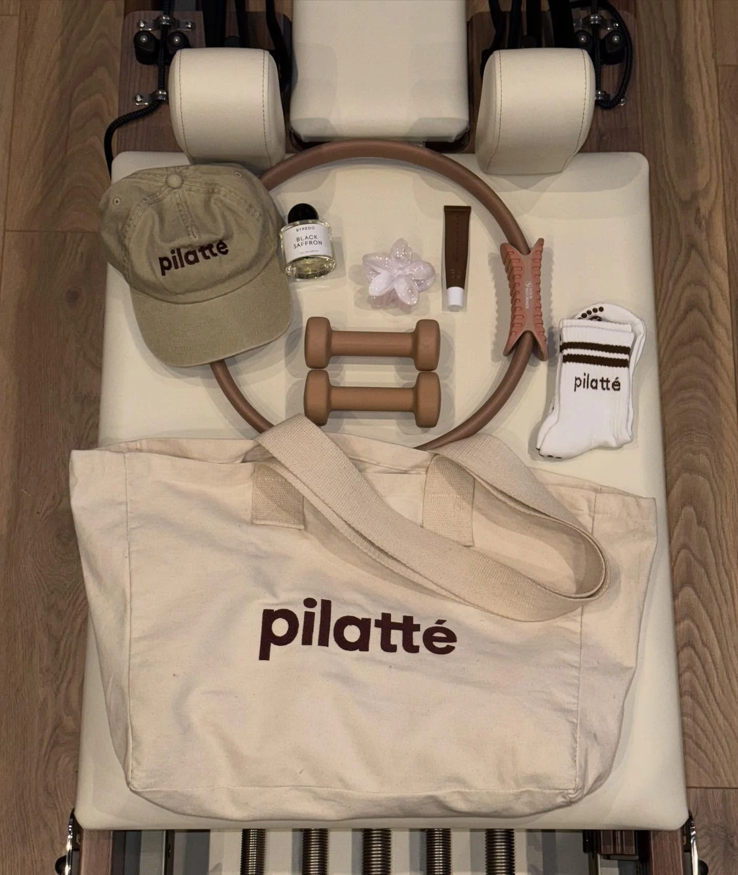 Studio Essentials: Pilatt&eacute; Edition!
We&rsquo;re so excited to welcome you through the door tomorrow! 💫
Don&rsquo;t worry if you don&rsquo;t have grip socks (or the perfect accessories!) &mdash; we&rsquo;ve got you covered! Everything you need