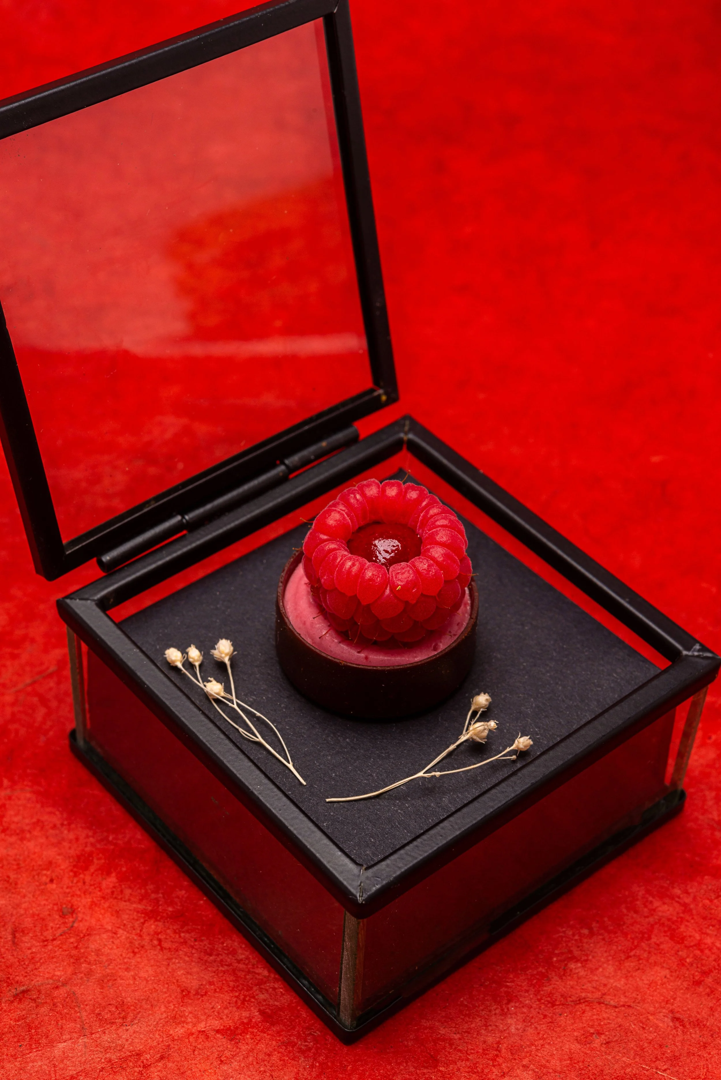 sceno raspberry chocolate 2.JPG