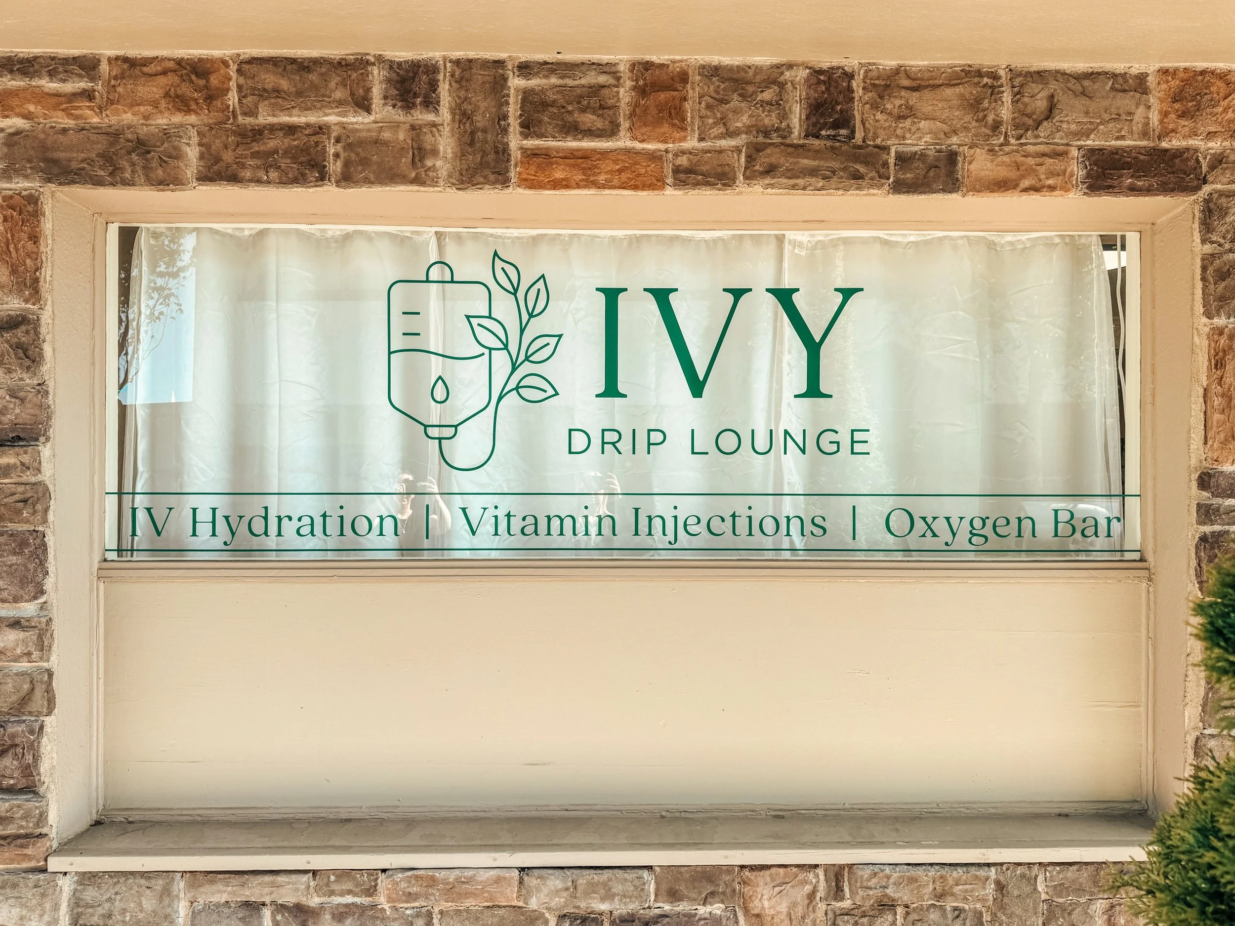 Weekend plans are better when you actually feel good! Come see us today for hydration, recovery, energy support, and a little reset before your weekend begins.

Walk-ins welcome ✨