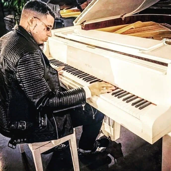 Lukas Swing piano.jpg