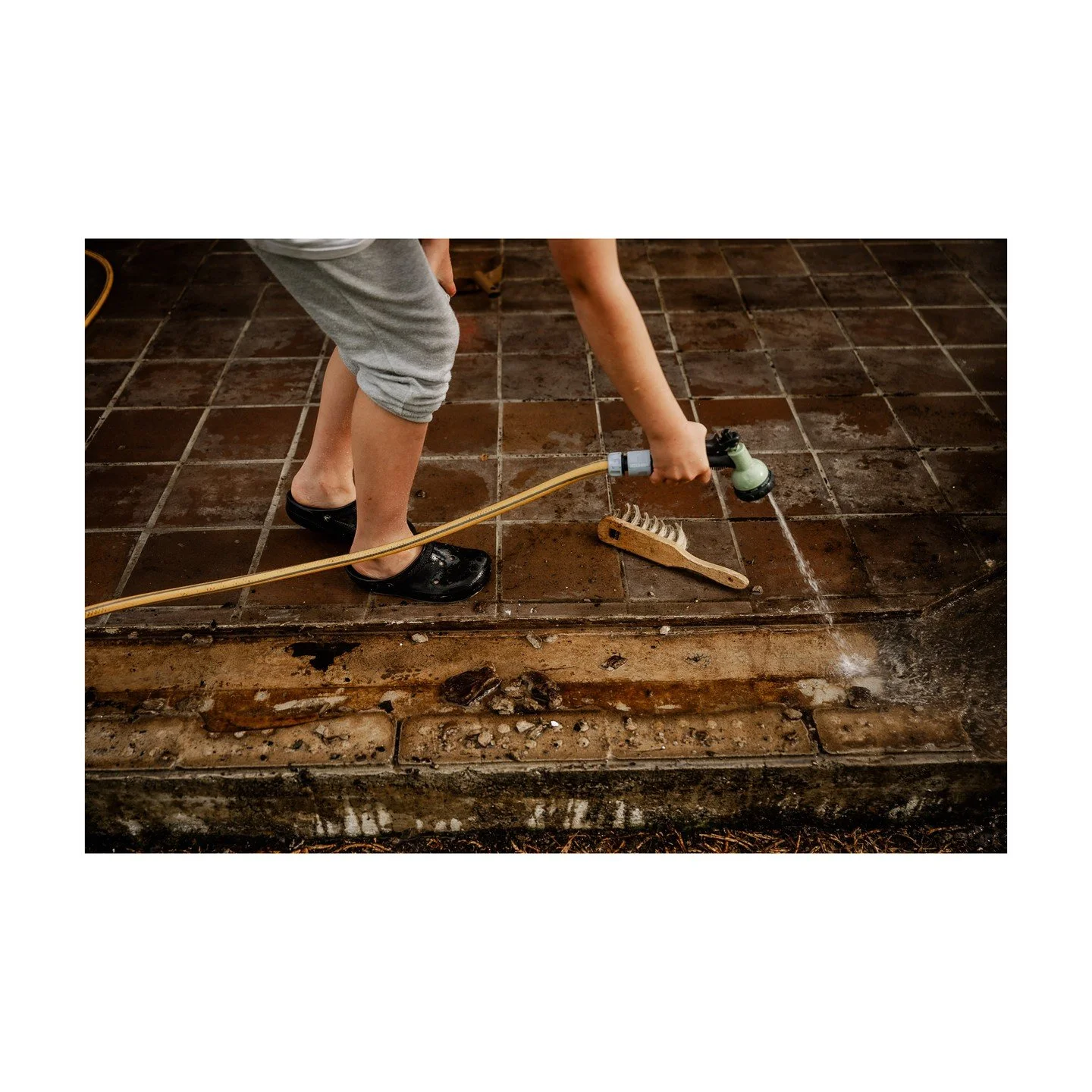 "I'd really love a family photoshoot for Fathers Day" said no Dad ever.  Is that just because you've only ever done sunset portraits at the beach?  Book me to come and document some DIY-reno family photos, or maybe just a backyard bbq toget