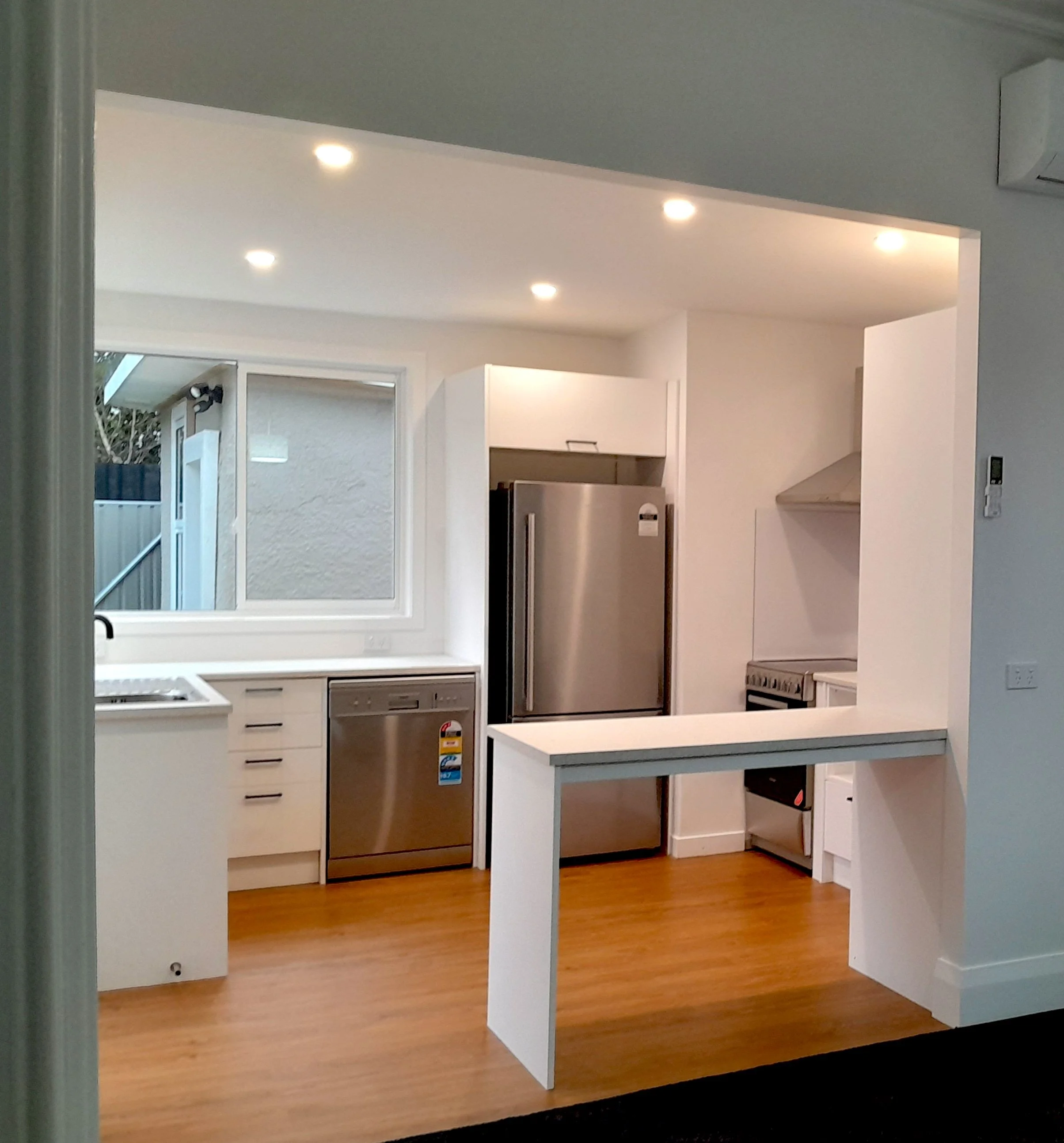 2kitchen.jpg