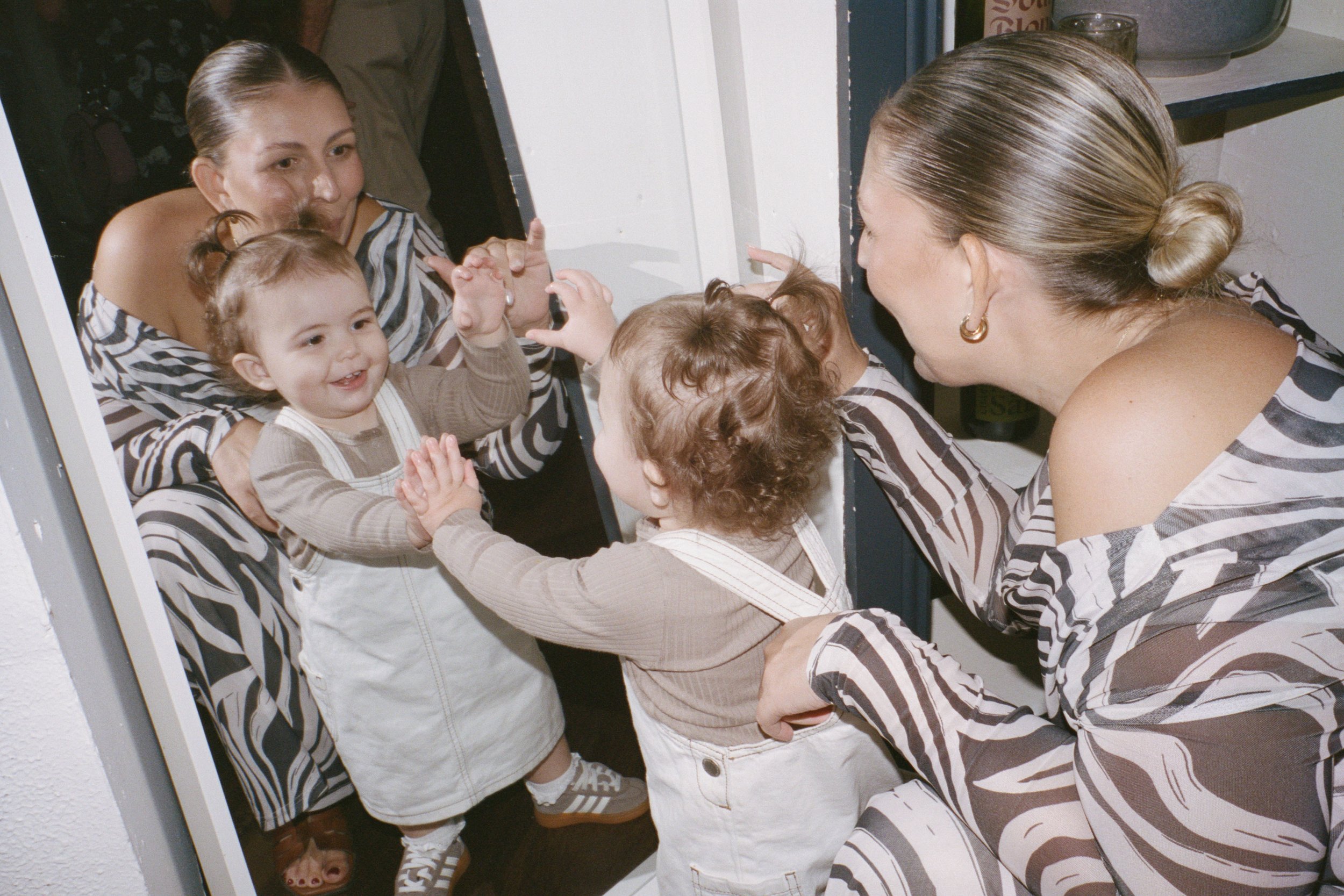 Amelia_Bianca_Sydney_Film_Wedding_Photographer-61.jpg