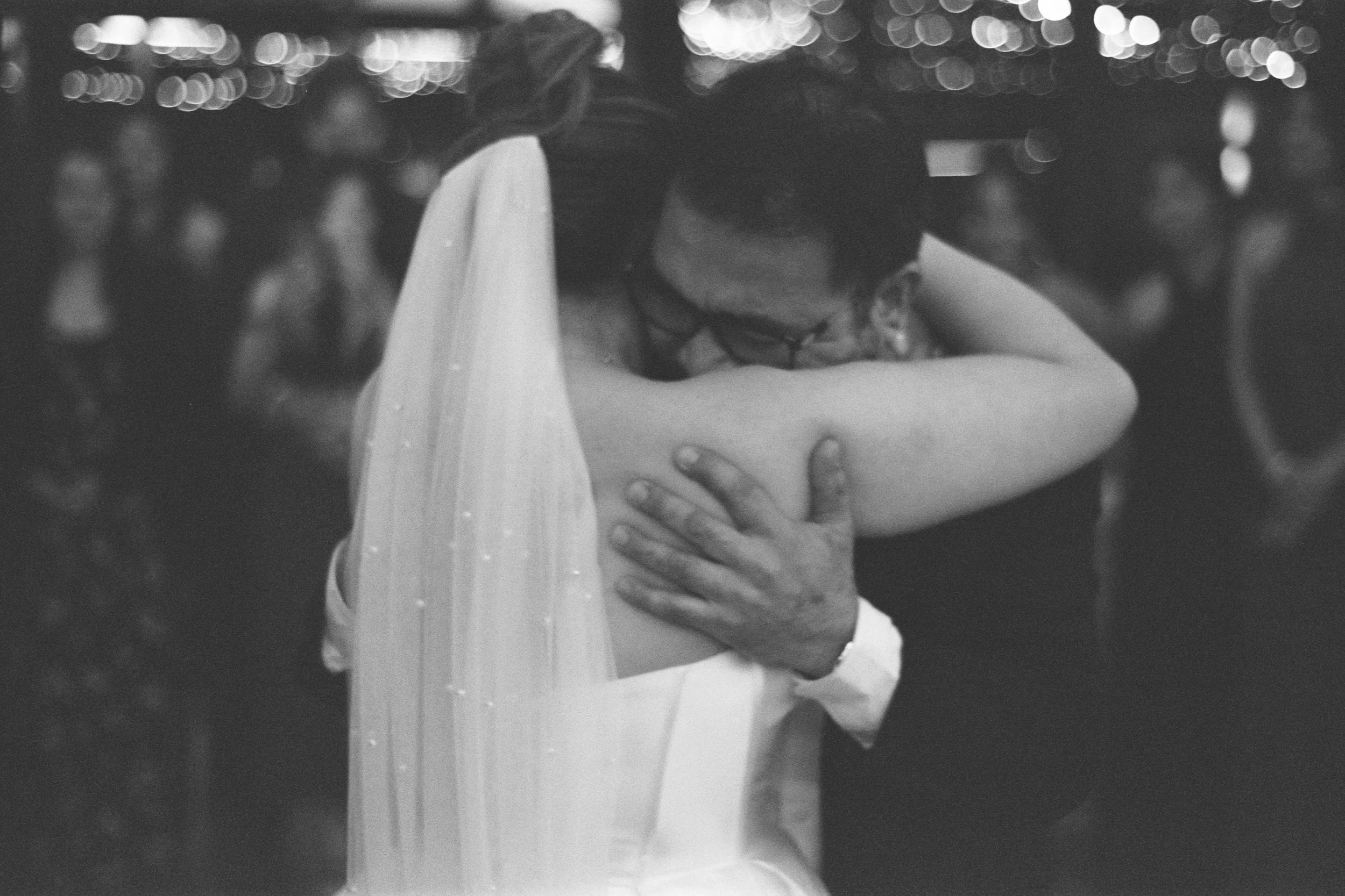 Ashley_Connor_Sydney_Film_Wedding_Photographer_BarefootandBearded-24.jpg