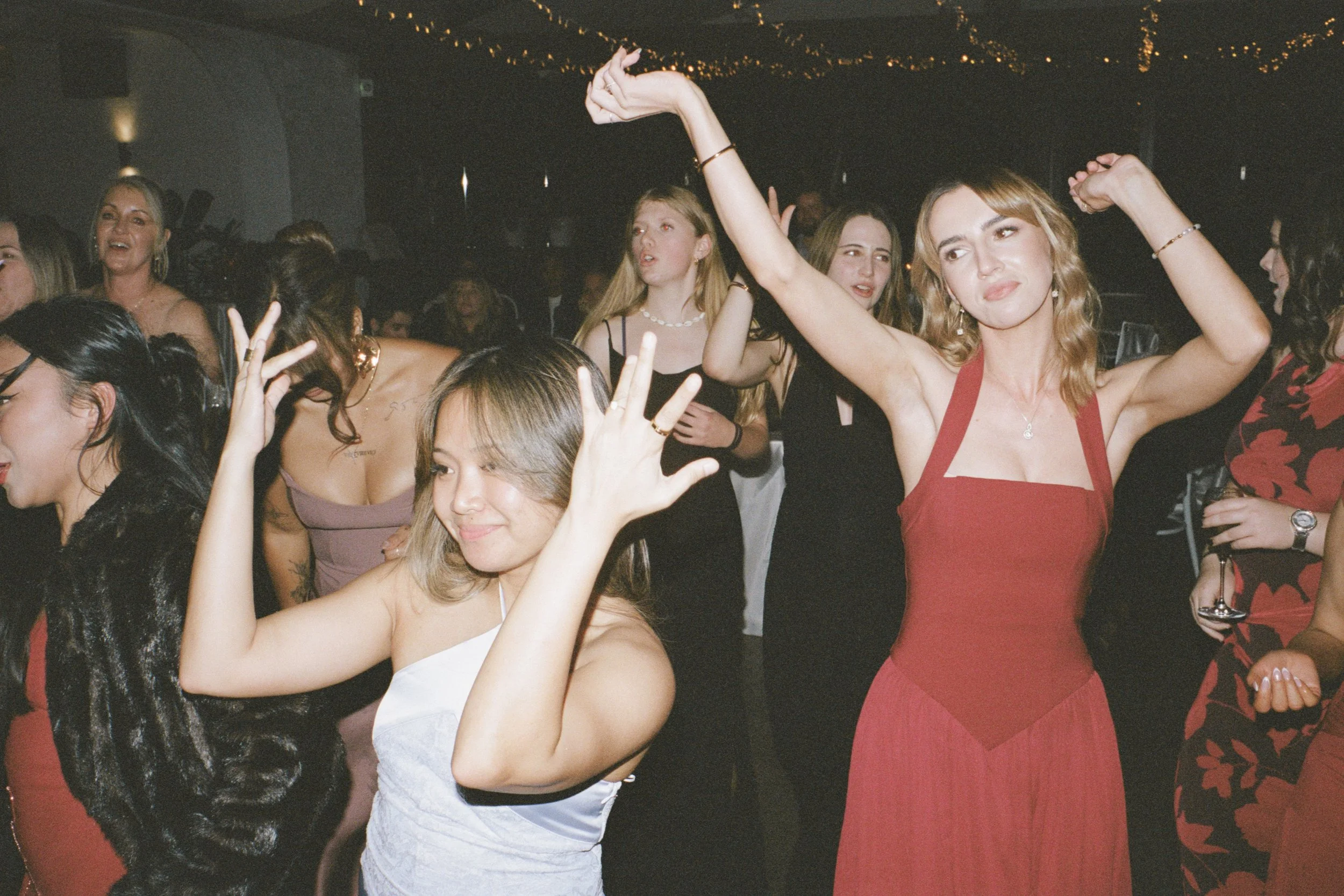 Ashley_Connor_Sydney_Film_Wedding_Photographer_BarefootandBearded-41.jpg